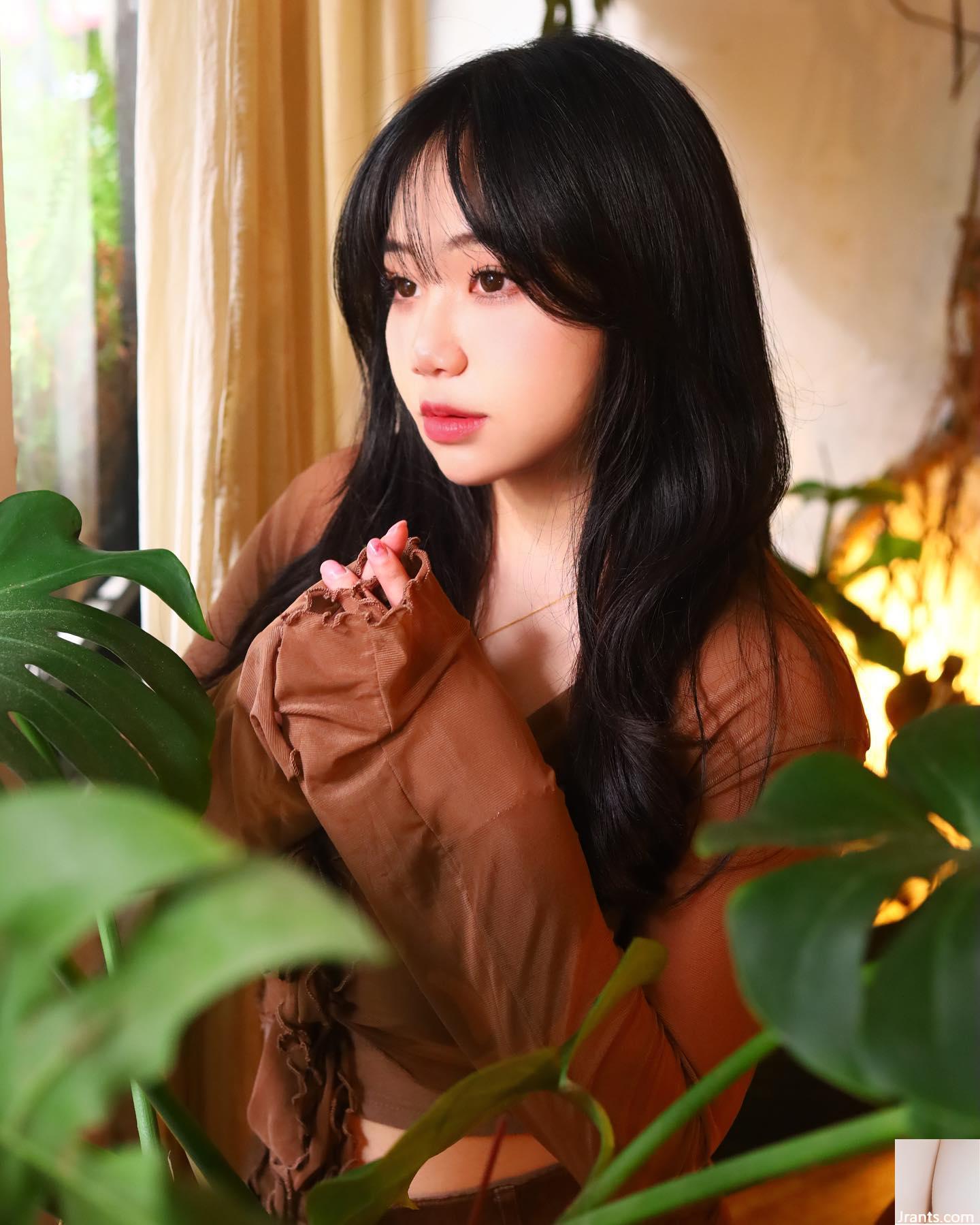 Vòng một kiêu hãnh “mini Han” khoe bikini nóng bỏng bị rò rỉ (29P) - Ảnh 26