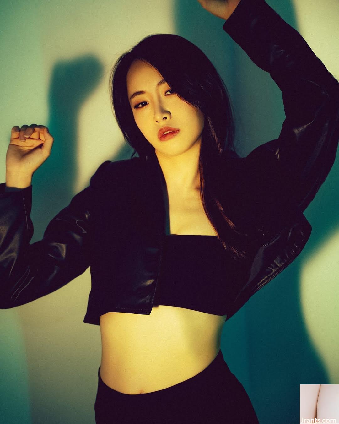 Vóc dáng hoàn hảo “Qingqing Emiie” có bộ ngực tròn trịa và đường cong không thể kiểm soát (29P) - Ảnh 29