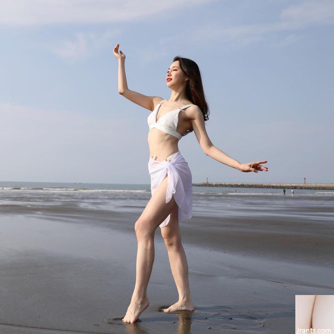 Vóc dáng hoàn hảo “Qingqing Emiie” có bộ ngực tròn trịa và đường cong không thể kiểm soát (29P) - Ảnh 8