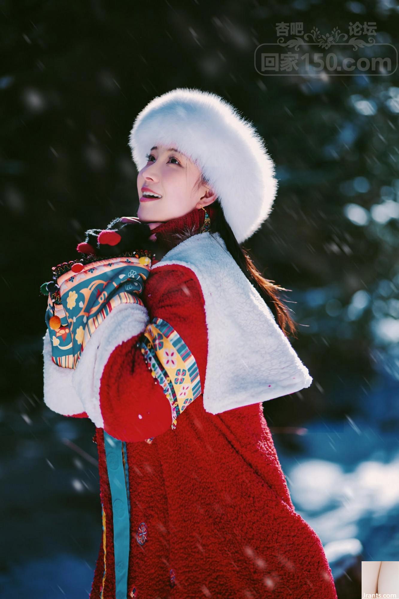 (Người mẫu khỏa thân trong nước) Tuyết tốt lành hàng năm báo hiệu mùa màng bội thu. Cô khoe ngực và đi trên tuyết thật gợi cảm (9P) - Ảnh 5