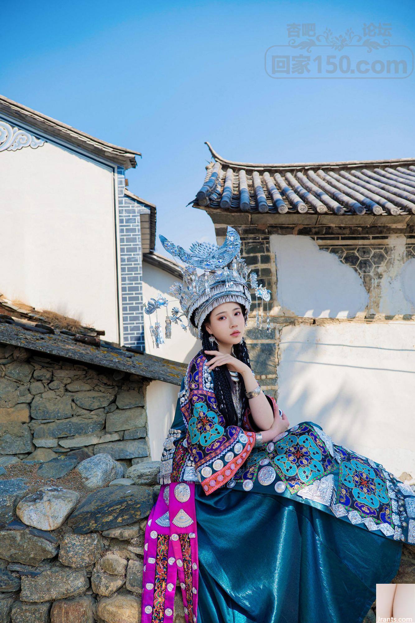 Hình ảnh các cô gái trẻ người Miêu mặc trang phục dân tộc thiểu số khoe bộ ngực săn chắc, trắng như tuyết vô cùng gợi cảm (9P) - Ảnh 9