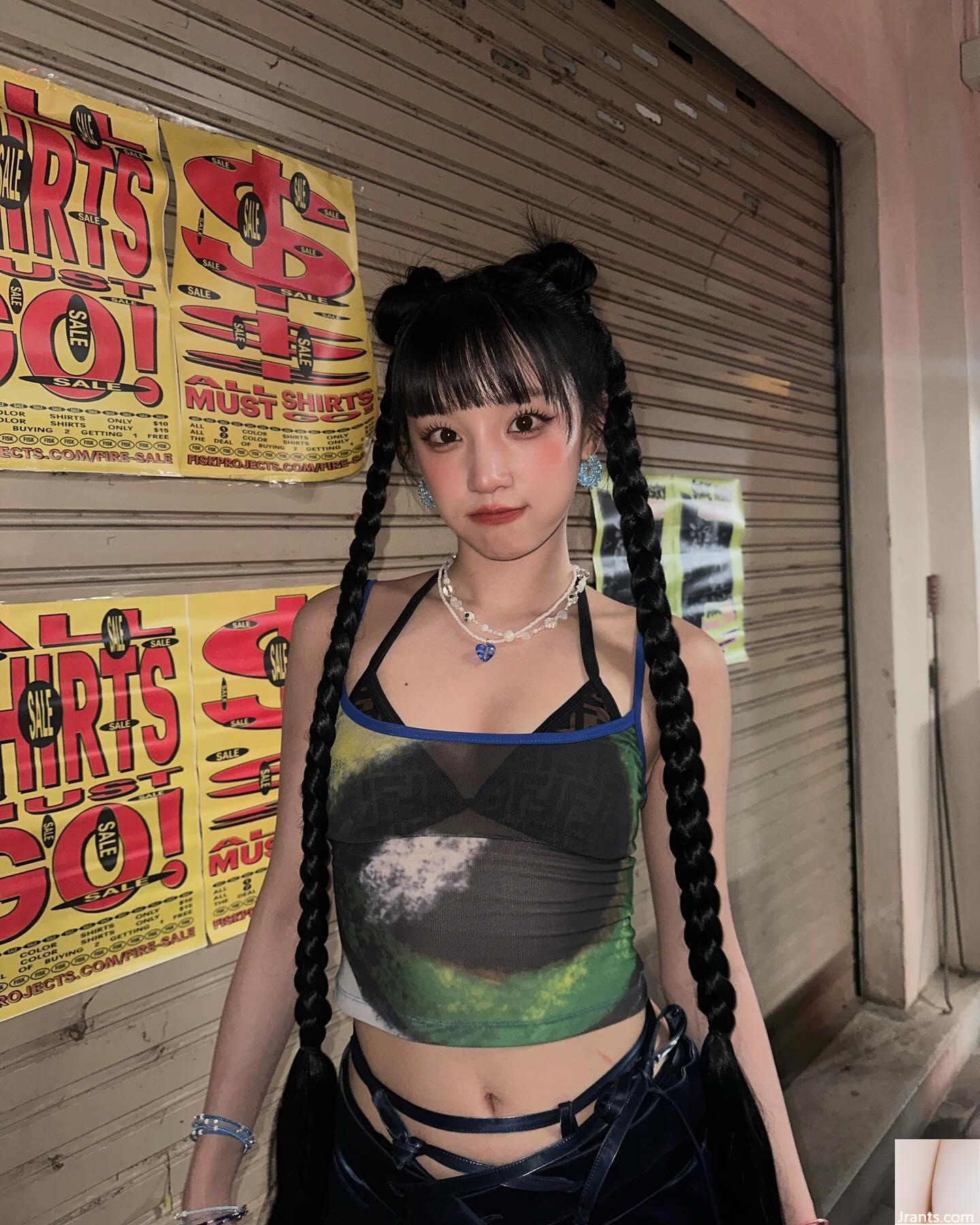 Hot girl “YUQI” khoe ngực khủng. Người hâm mộ khen cô quá xinh (16P)