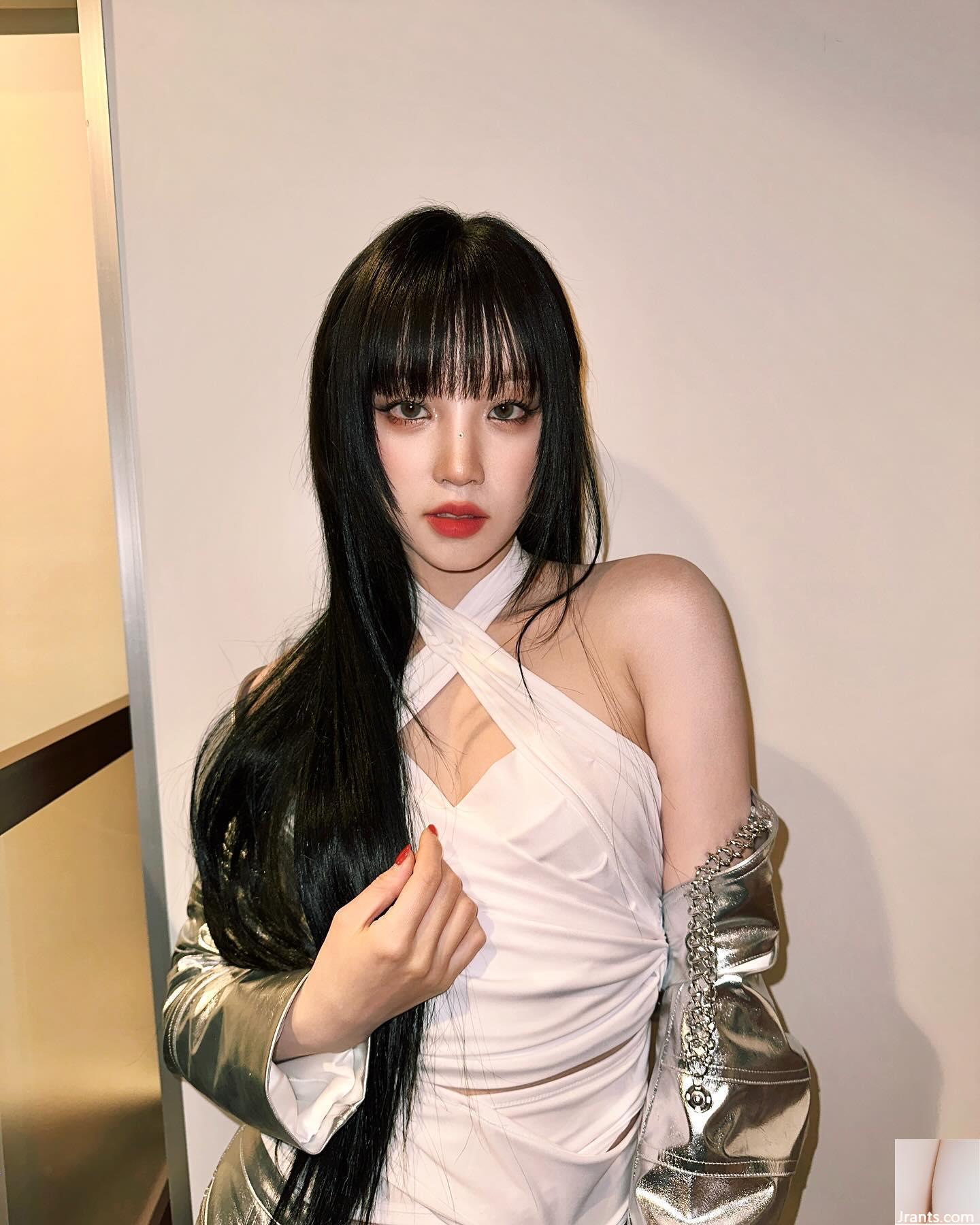 Hot girl “YUQI” khoe ngực khủng. Người hâm mộ khen cô quá xinh (16P) - Ảnh 15