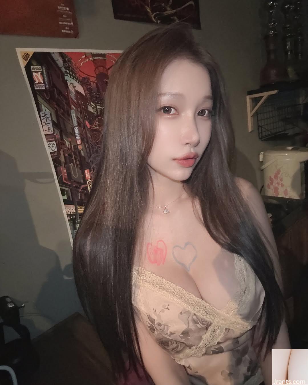 Vòng một gợn sóng và vòng eo săn chắc của cô gái ngực thanh lịch “NaNa Nanami” quá gợi cảm (43P) - Ảnh 33