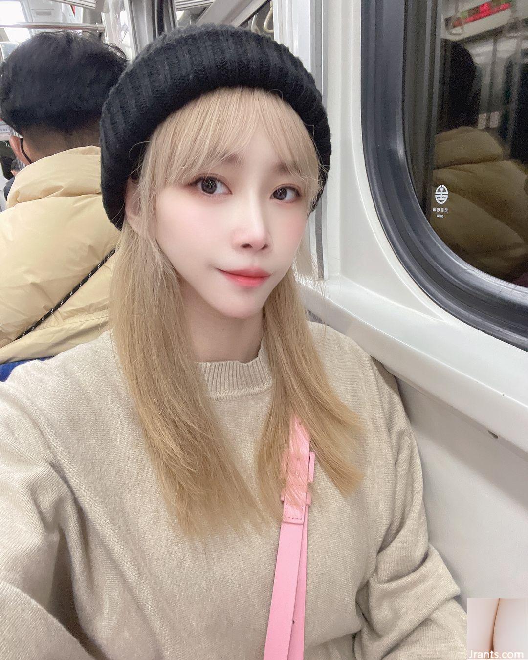 “Zhu Zhuqi” mắt to và ngấn nước che giấu vóc dáng đẹp và khá bắt mắt (28P)