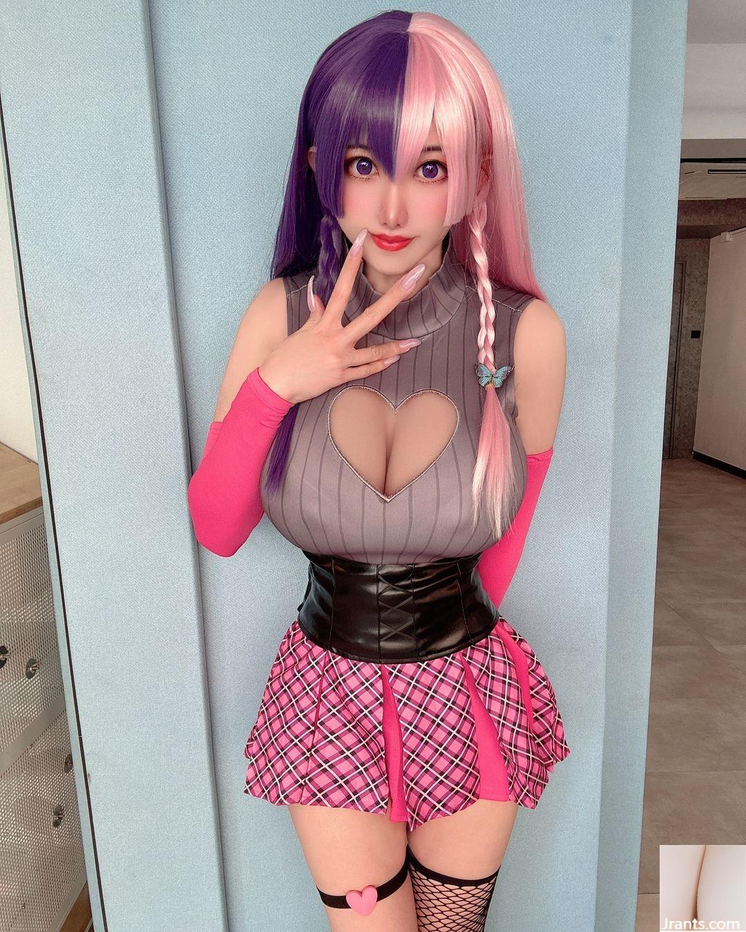 Cô bạn gái vui tươi “Nicky Linqi” ngực khủng, dáng người dữ dằn và đầy cám dỗ (29P)