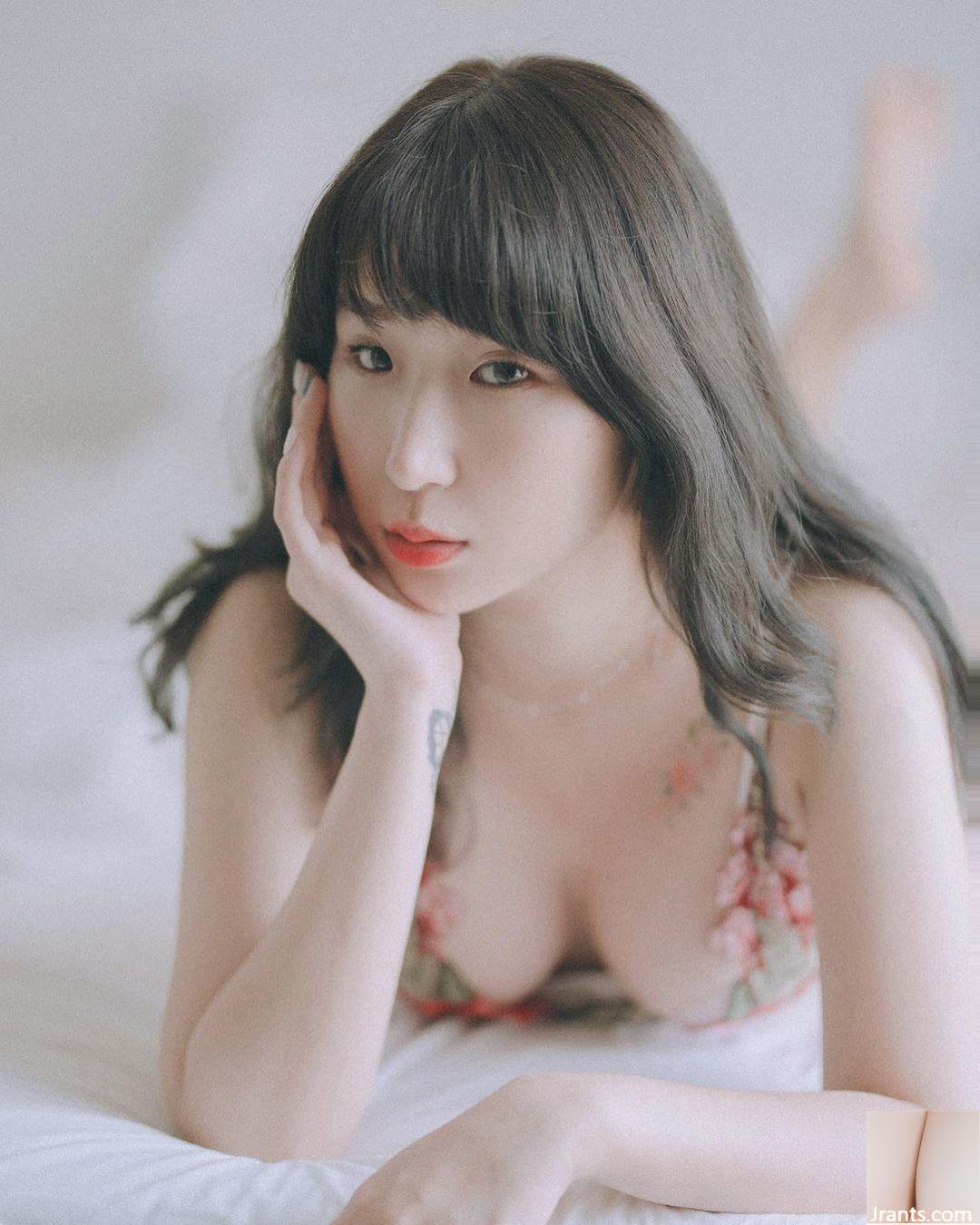 Cô gái “Chacha” gợi cảm và quyến rũ bên cạnh có thân hình thấp thoáng (24P) - Ảnh 16