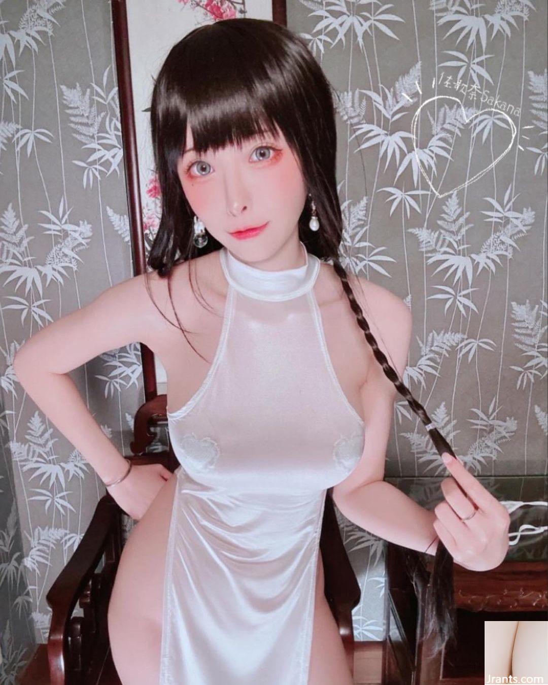 Cô gái phép thuật “Sakana” có khí chất gợi cảm và bộ ngực đầy đặn (30P) - Ảnh 2