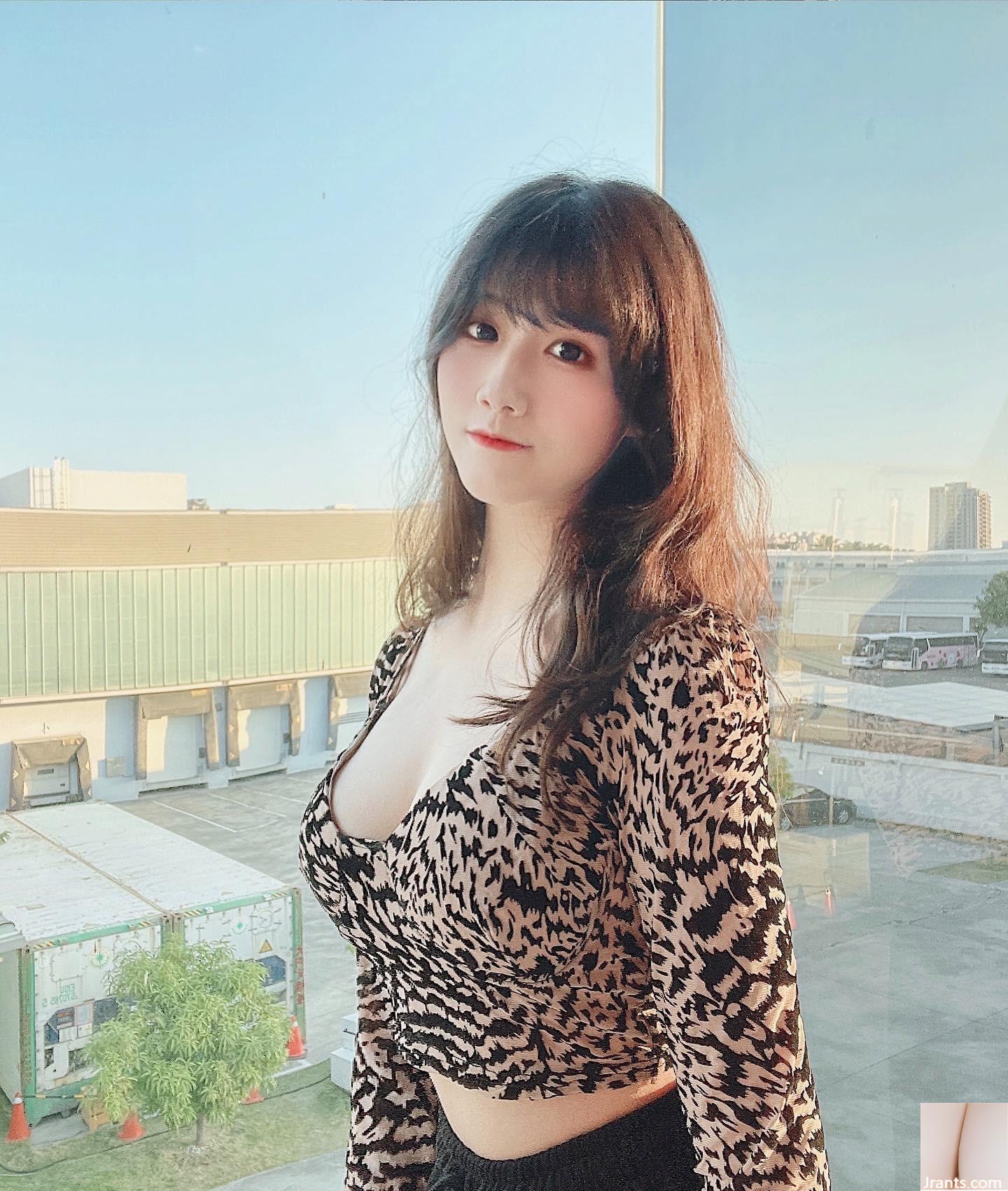 Pengpeng với vẻ ngoài thuần khiết và thân hình nóng bỏng (11P) - Ảnh 3