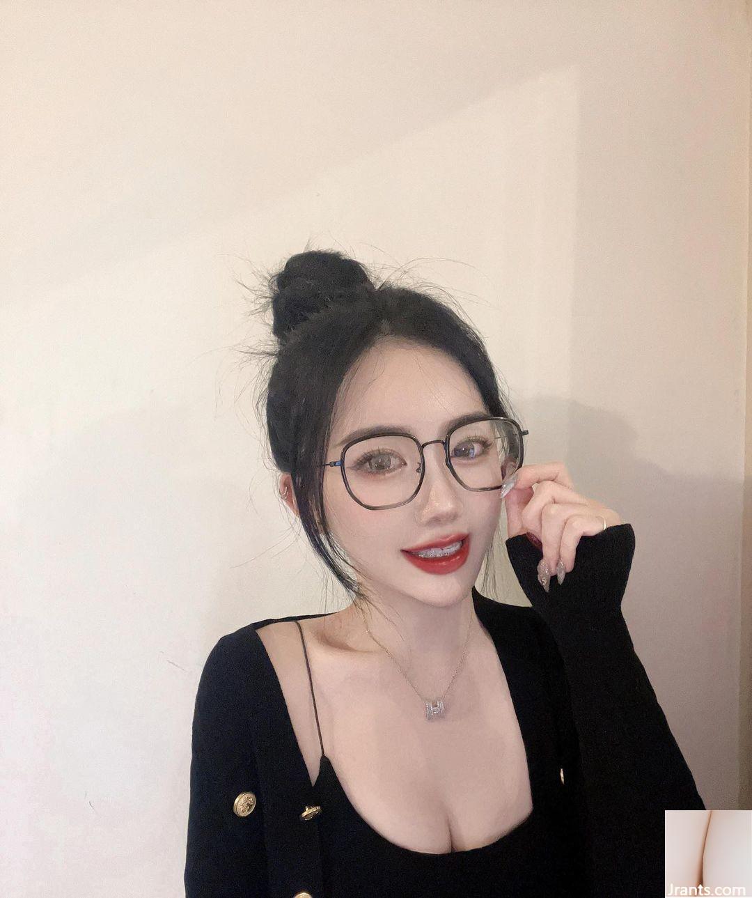 Vòng eo hoàn hảo của “Qianrong” với bộ ngực khủng và đẹp khiến người ta mê ngay lập tức (33P) - Ảnh 15