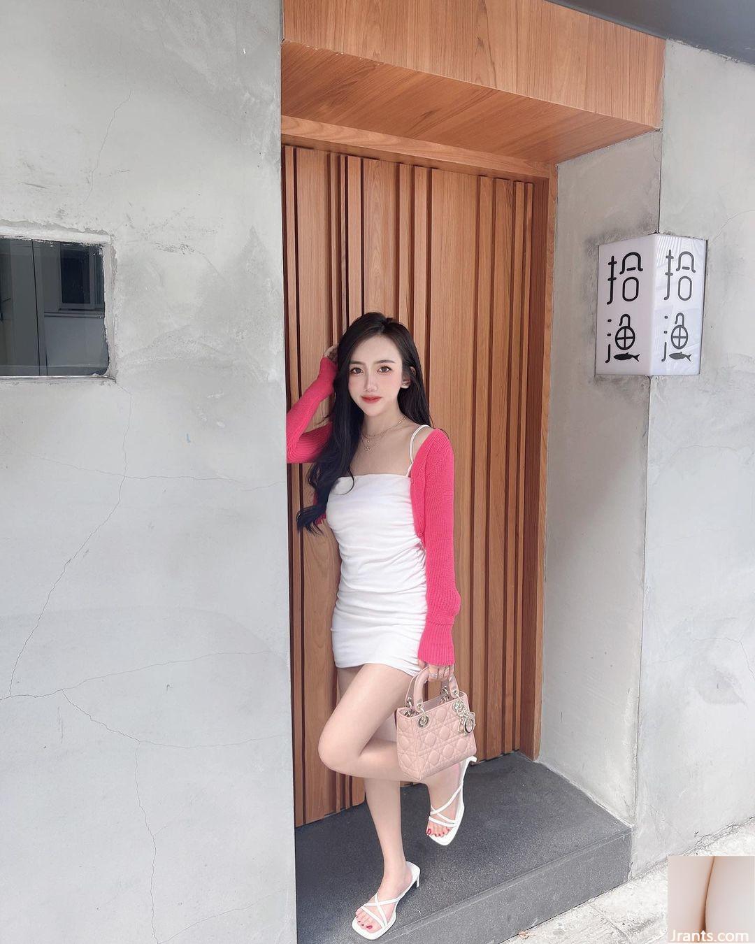 Vòng eo hoàn hảo của “Qianrong” với bộ ngực khủng và đẹp khiến người ta mê ngay lập tức (33P) - Ảnh 32