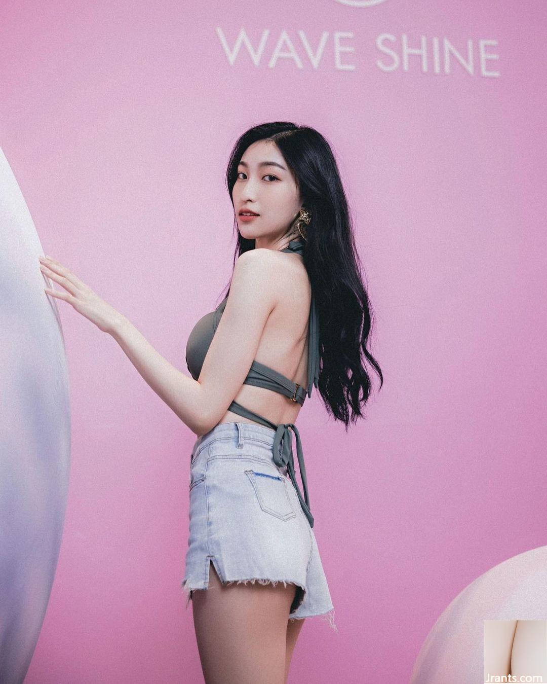 Cô nàng “Chu Chu Maisie” ngực tuyết dễ thương có dáng nóng bỏng đến mức phạm lỗi (30P) - Ảnh 13