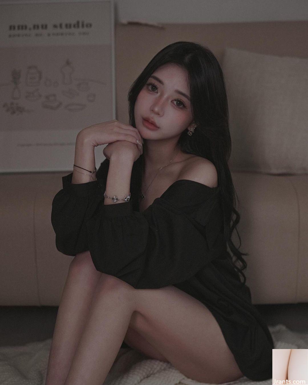 “Xuanxuan” ngọt ngào và gợi cảm với đường cong cơ thể rõ ràng (24P)