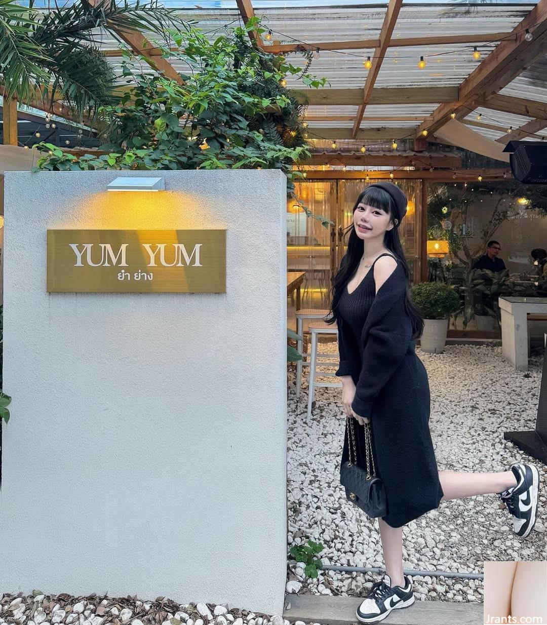 Đôi mắt ngấn nước của cô bạn gái vui tươi (Dora) toát lên vẻ tươi tắn (24P) - Ảnh 16