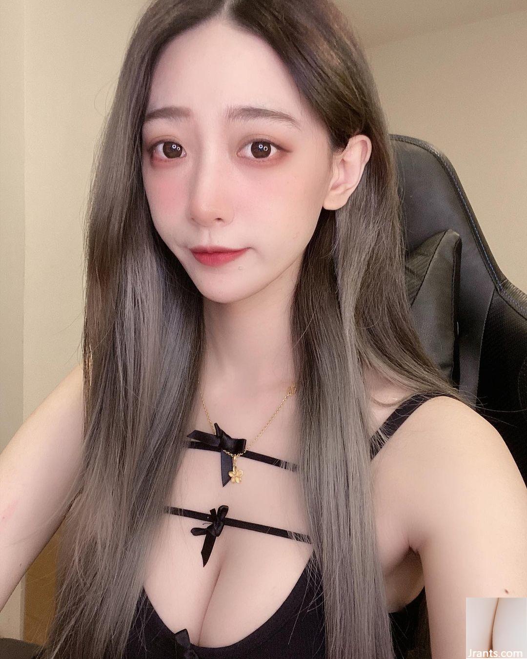 Cô gái ngực bự “Waiwai” có bộ ngực thấp và đầy cám dỗ, thực sự hoàn hảo (37P - Ảnh 13