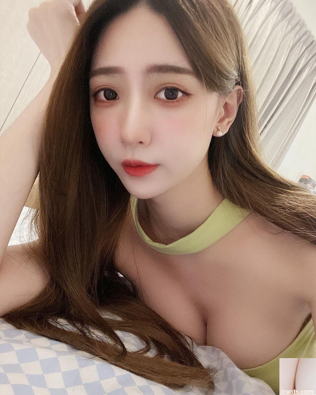 Cô gái ngực bự “Waiwai” có bộ ngực thấp và đầy cám dỗ, thực sự hoàn hảo (37P - Ảnh 2