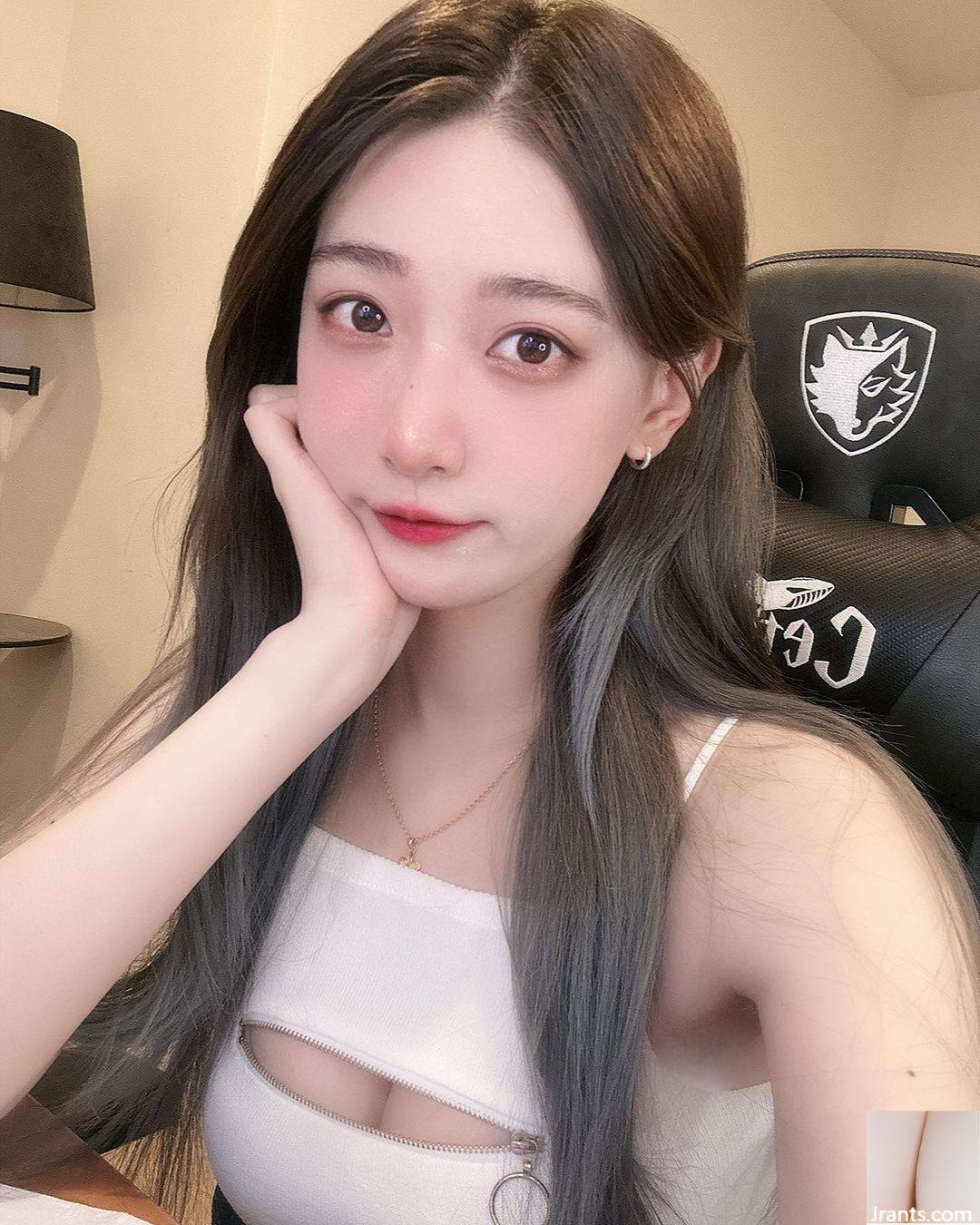 Cô gái ngực bự “Waiwai” có bộ ngực thấp và đầy cám dỗ, thực sự hoàn hảo (37P - Ảnh 31