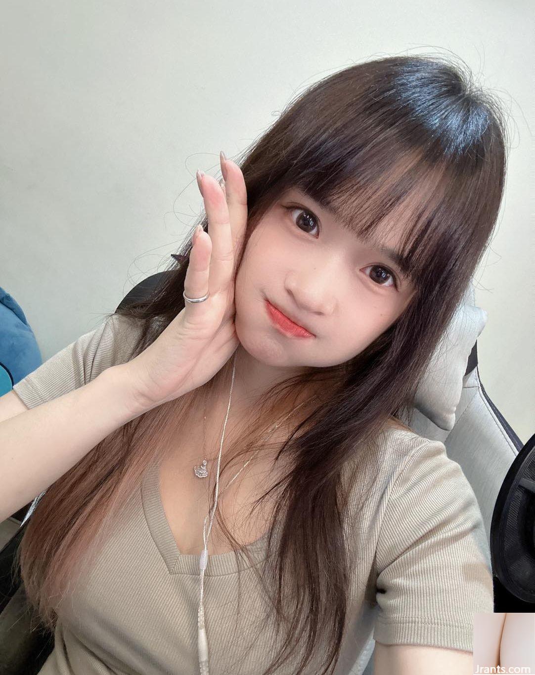 Thân hình nóng bỏng “Niuniu Girl” có khí chất gợi cảm và bộ ngực đầy đặn (27P) - Ảnh 2