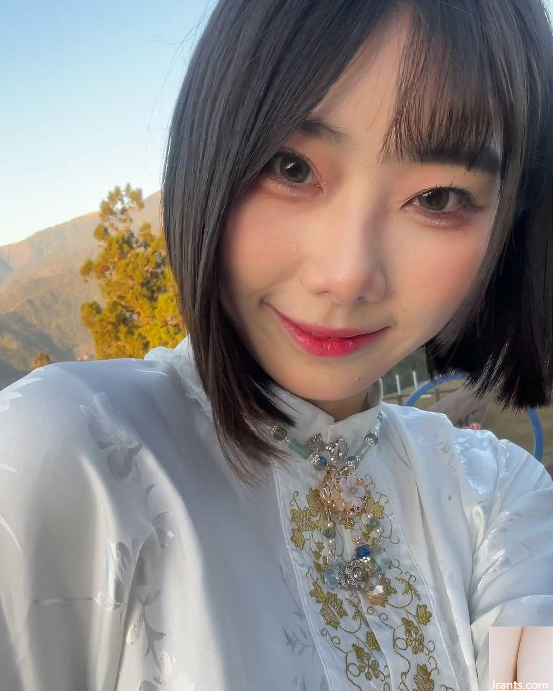 Cô gái dễ thương “Magical Girl Jijo Takeshi” yêu thẳng thắn với nụ cười ngọt ngào xa tận tầm mắt (20P) - Ảnh 11