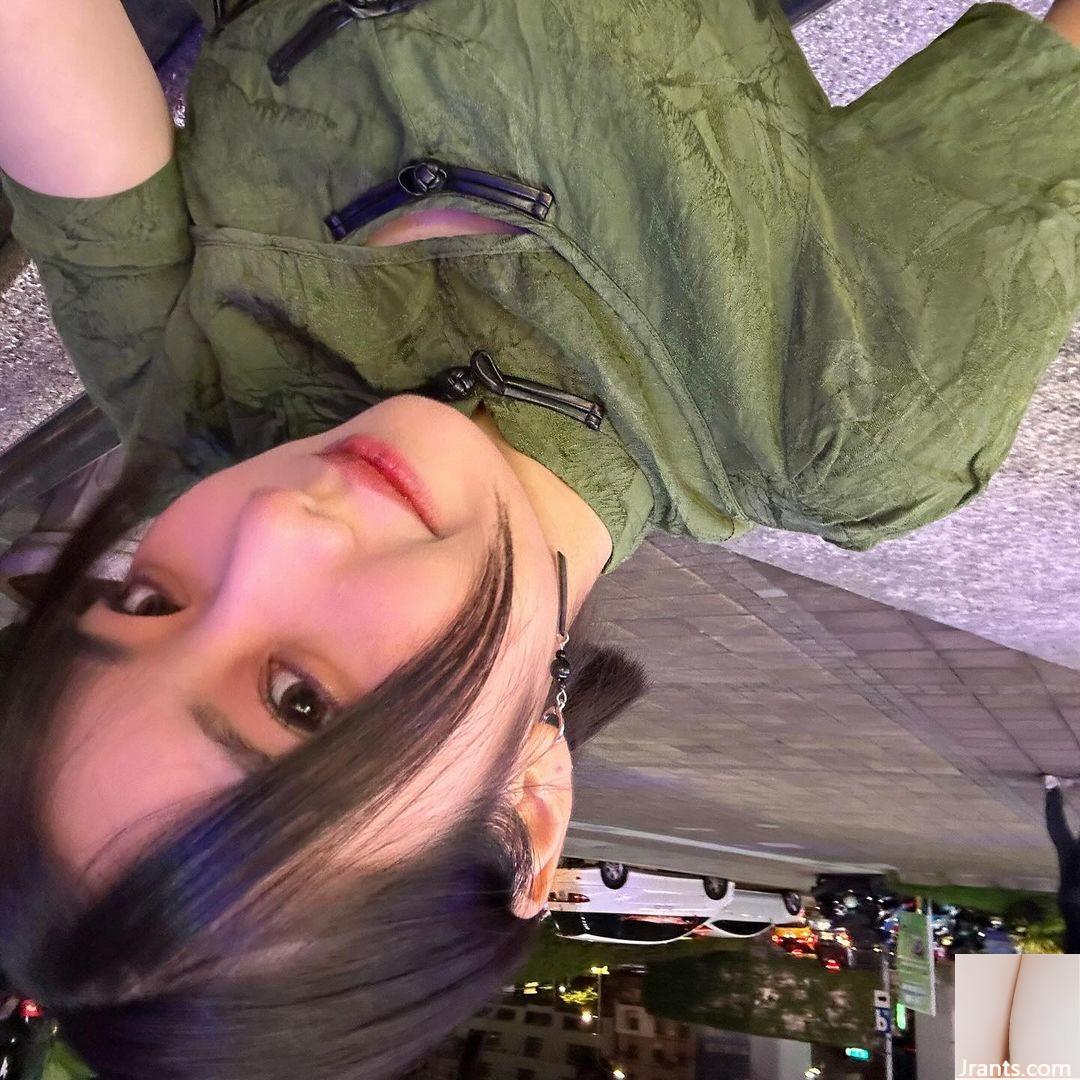 Cô gái dễ thương “Magical Girl Jijo Takeshi” yêu thẳng thắn với nụ cười ngọt ngào xa tận tầm mắt (20P) - Ảnh 8