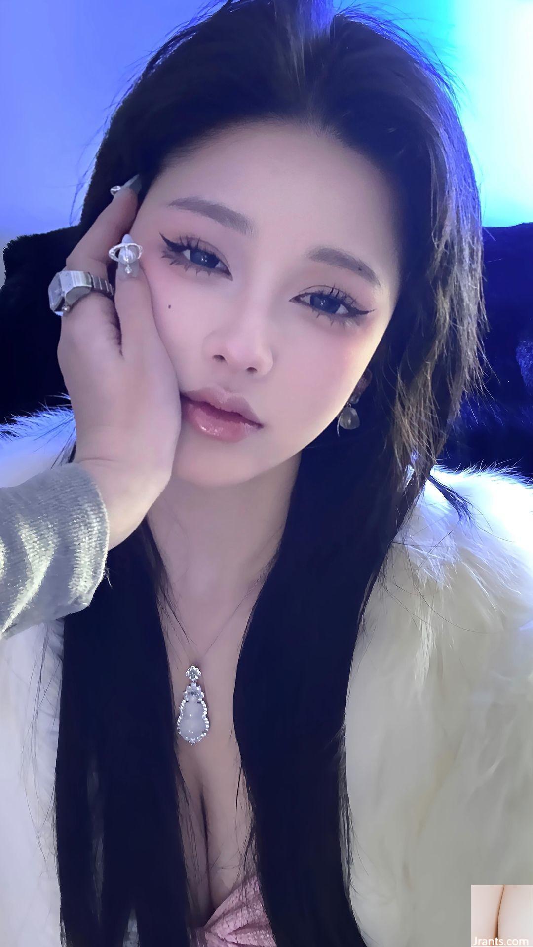 Nụ cười ngọt ngào “Qi” và dáng vẻ yêu quái toát lên sức cám dỗ tột cùng (30P) - Ảnh 14