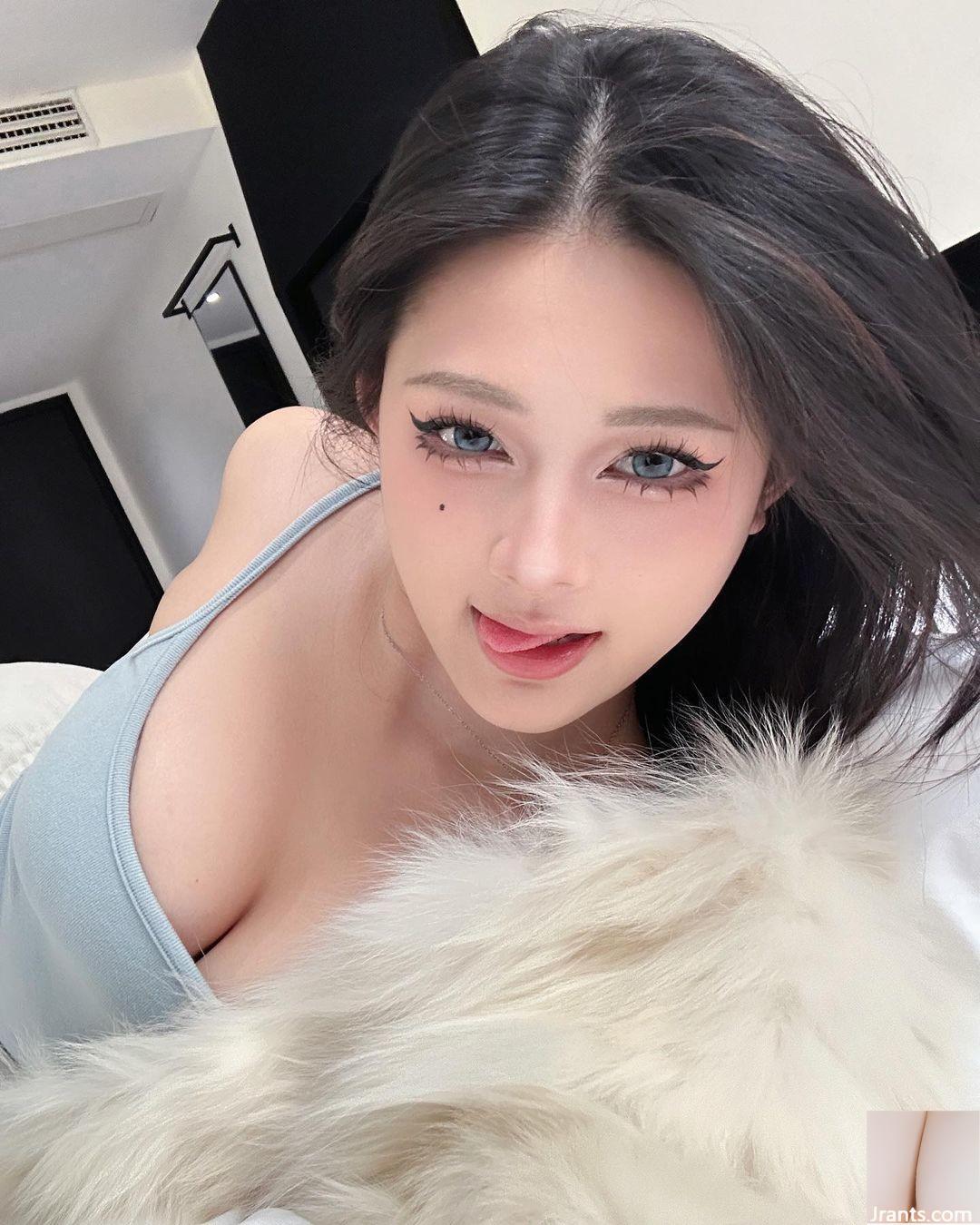 Nụ cười ngọt ngào “Qi” và dáng vẻ yêu quái toát lên sức cám dỗ tột cùng (30P) - Ảnh 18