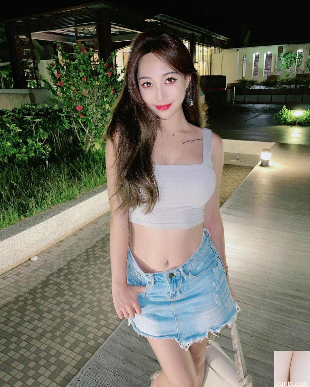 Người nổi tiếng nóng bỏng trên Internet “Xuanxuan syuan” có thân hình trắng nõn và dịu dàng, quyến rũ đến mức không thể cưỡng lại (38P) - Ảnh 23