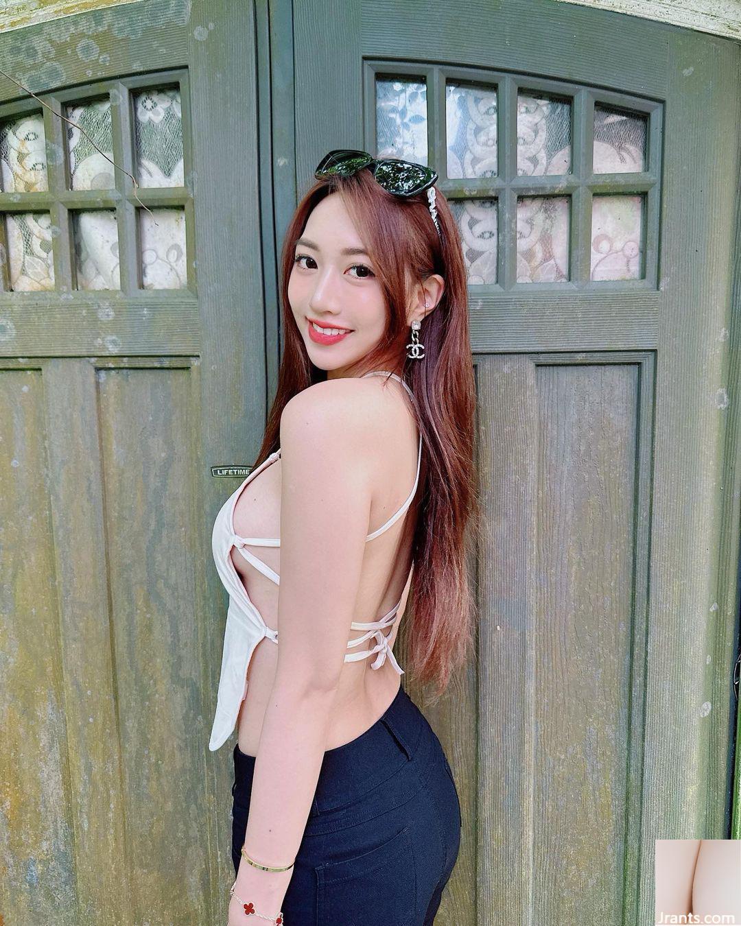 Người nổi tiếng nóng bỏng trên Internet “Xuanxuan syuan” có thân hình trắng nõn và dịu dàng, quyến rũ đến mức không thể cưỡng lại (38P) - Ảnh 34