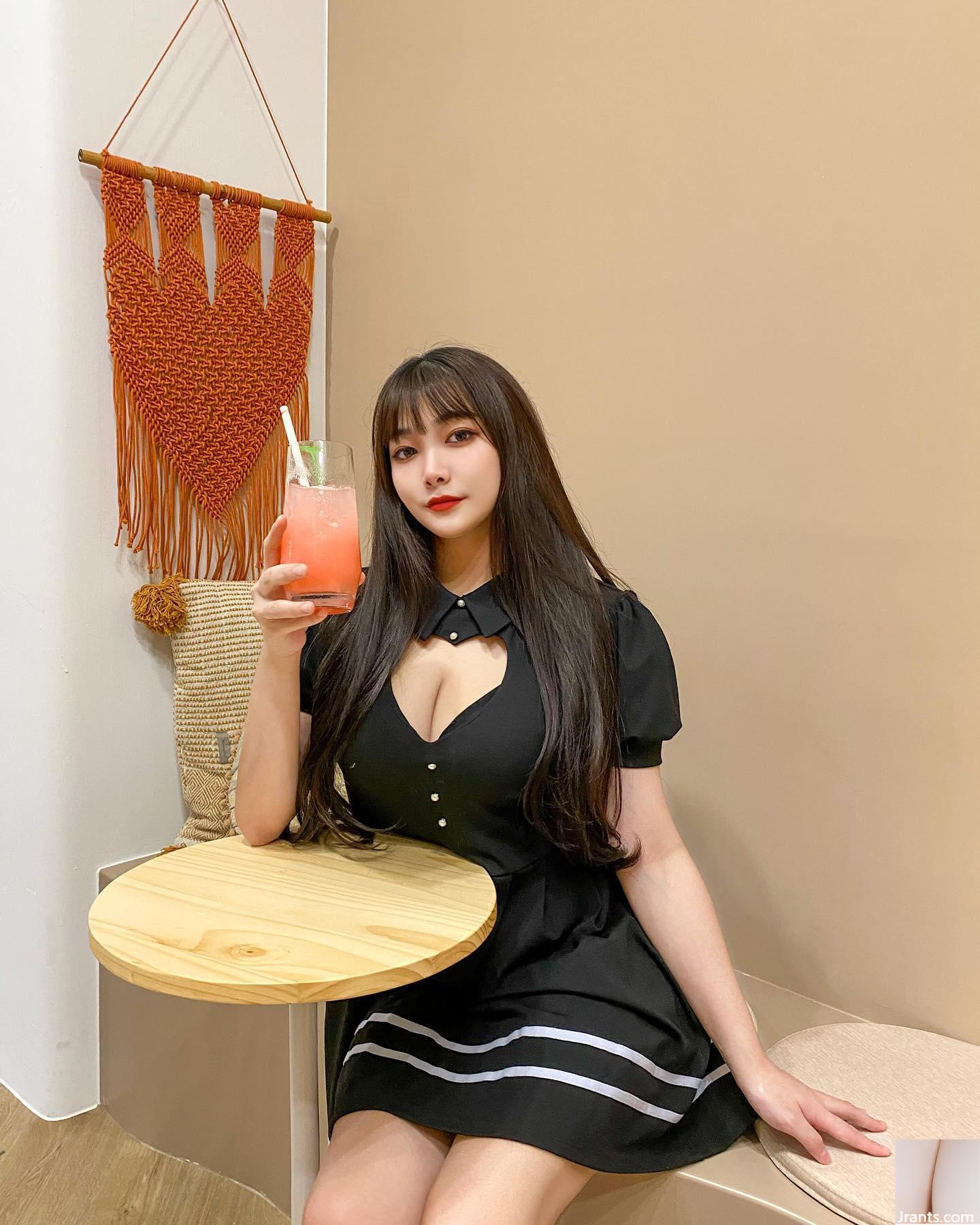 Đỉnh cao kiêu hãnh “TiTi” có thân hình nóng bỏng đến mức đáng yêu dưới khuôn mặt ngọt ngào (40P) - Ảnh 2