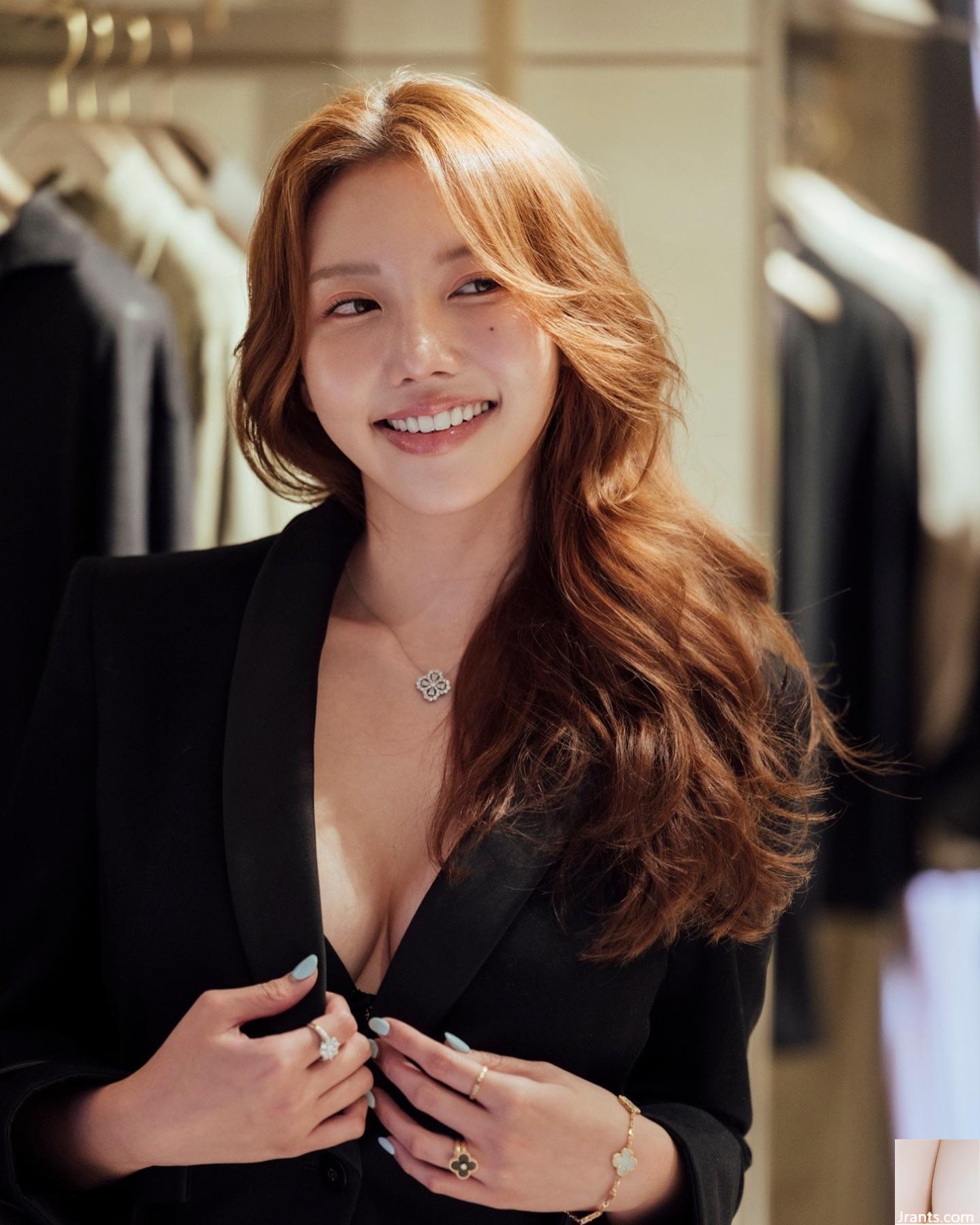 Khuôn mặt dễ thương và bộ ngực tuyết trắng của nàng tiên “Qiqi” thực sự là tâm điểm chú ý của mọi người (30P) - Ảnh 26