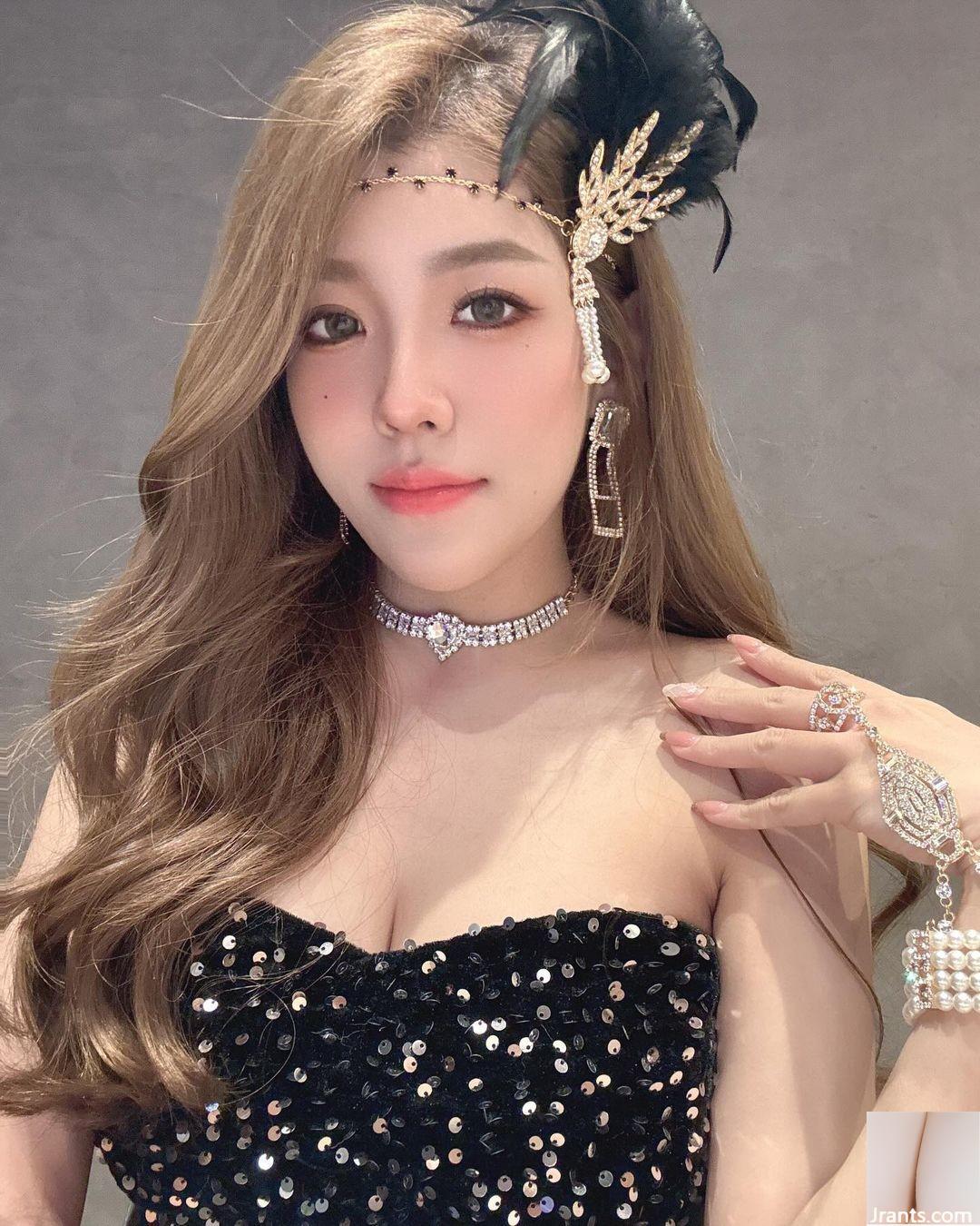 Lượng sữa đầy đặn của “Zhen Zhen” theo phong cách tươi mới tràn vào rãnh sâu trắng như tuyết (24P) - Ảnh 7