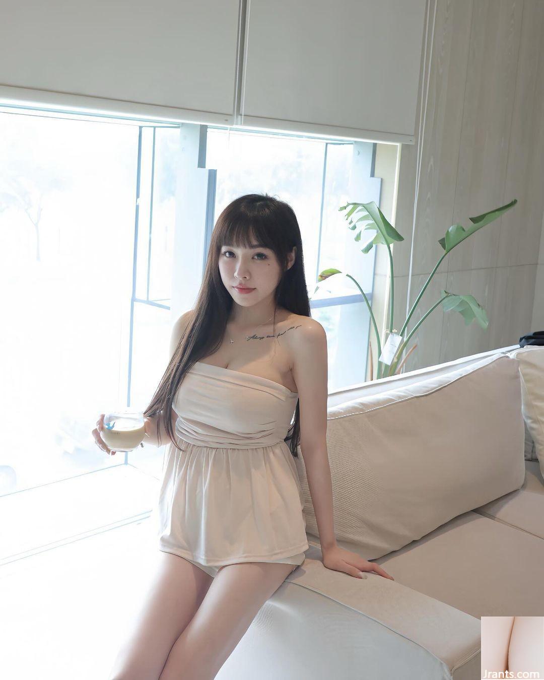 “Wanwan” với đôi mắt to ngấn nước và bộ ngực dài không thể che giấu sự phấn khích khi nhìn vào (13P) - Ảnh 13