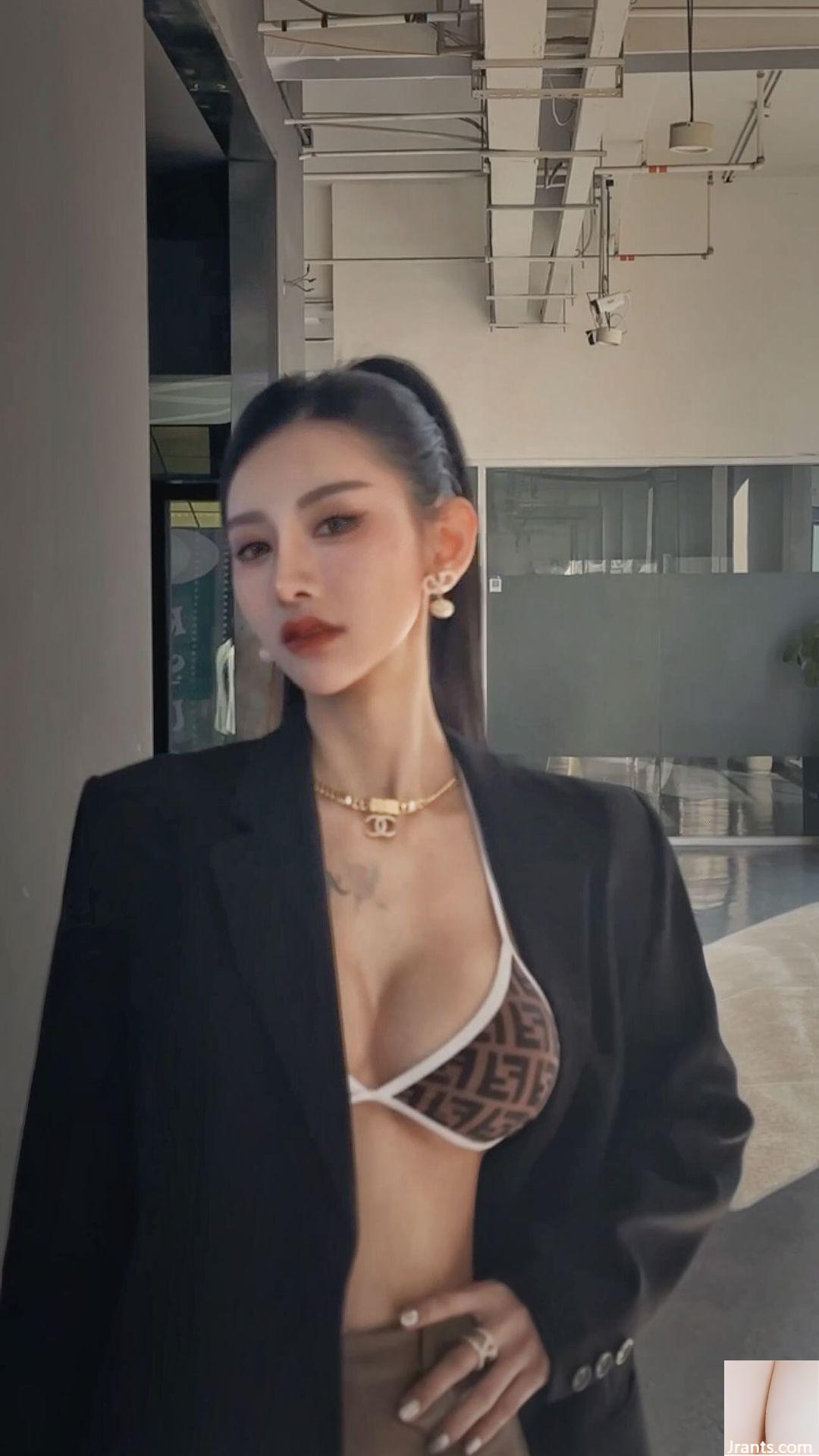 “Nanzhu Siqiao Qiu” có ngoại hình xinh đẹp và vóc dáng đáng kinh ngạc (22P) - Ảnh 2