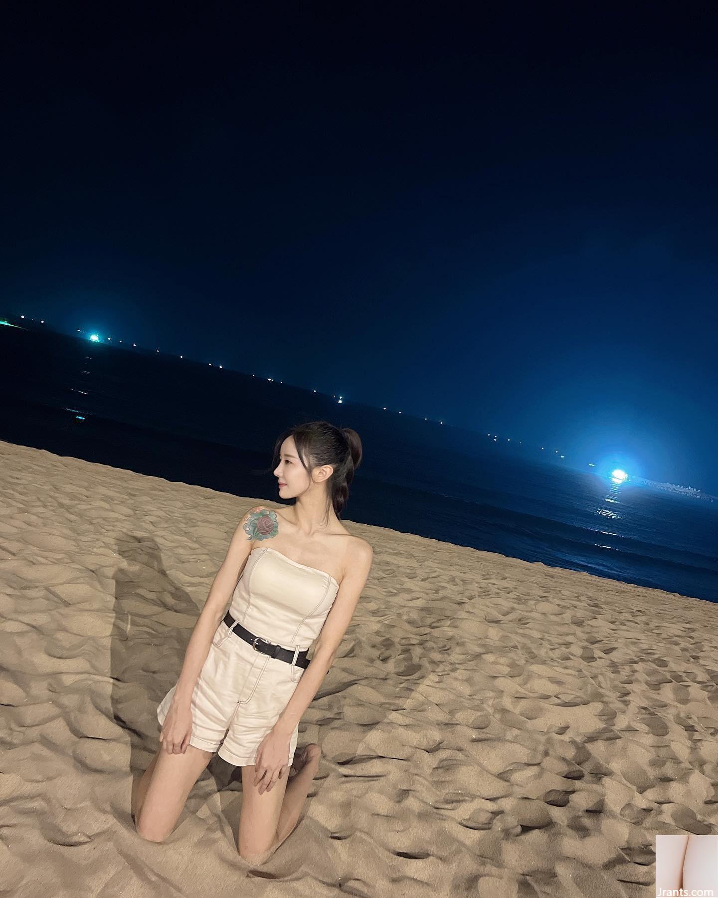 Thân hình trắng nõn, dịu dàng của “Cô bé Lọ Lem” nóng bỏng từ phía trước và phía sau khiến cư dân mạng mê mẩn (16P) - Ảnh 13