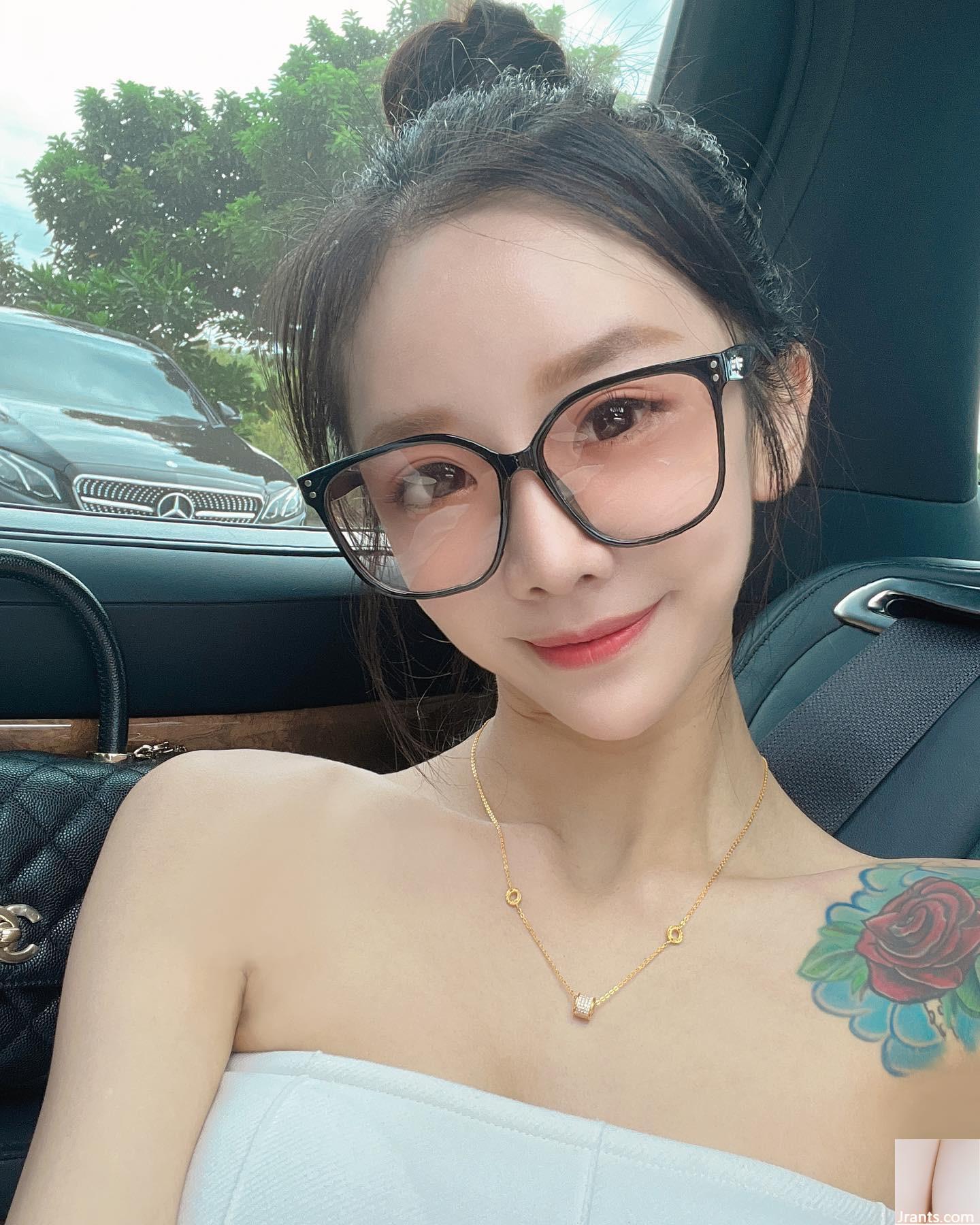 Thân hình trắng nõn, dịu dàng của “Cô bé Lọ Lem” nóng bỏng từ phía trước và phía sau khiến cư dân mạng mê mẩn (16P) - Ảnh 8