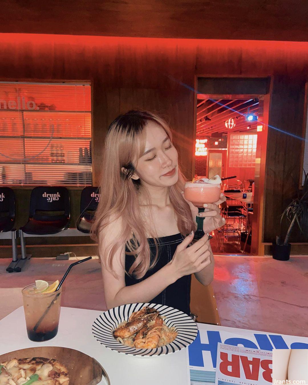 Người nổi tiếng nóng bỏng trên Internet “A Gong” Đường cong ngực bên hông của Hun Guo không thể cưỡng lại (17P) - Ảnh 11