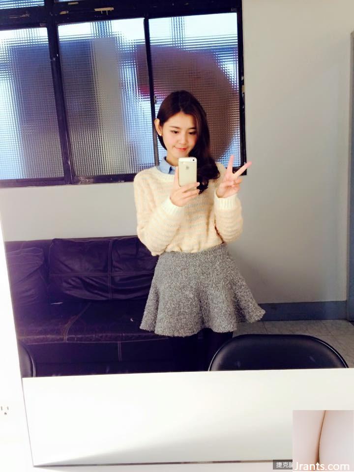 Ngoại hình ngọt ngào của Hu Beijing, nghệ sĩ piano đến từ Zhaozheng, được cư dân mạng bàn tán sôi nổi: Cô ấy không thể tập trung vào việc học piano chút nào (19P)