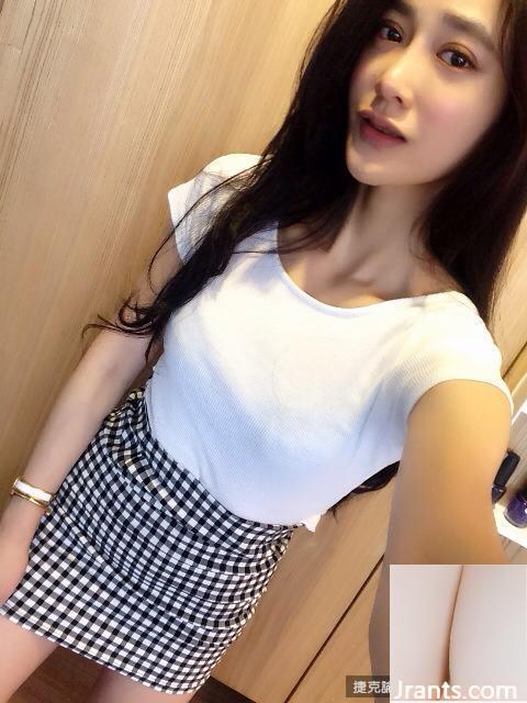 Ranie Yang, bà chủ chụp ảnh trực tuyến trong trang phục treo quần, dữ dằn, tròn trịa và bụ bẫm, hãy nhanh chóng xòe quần áo ra (69P) - Ảnh 17