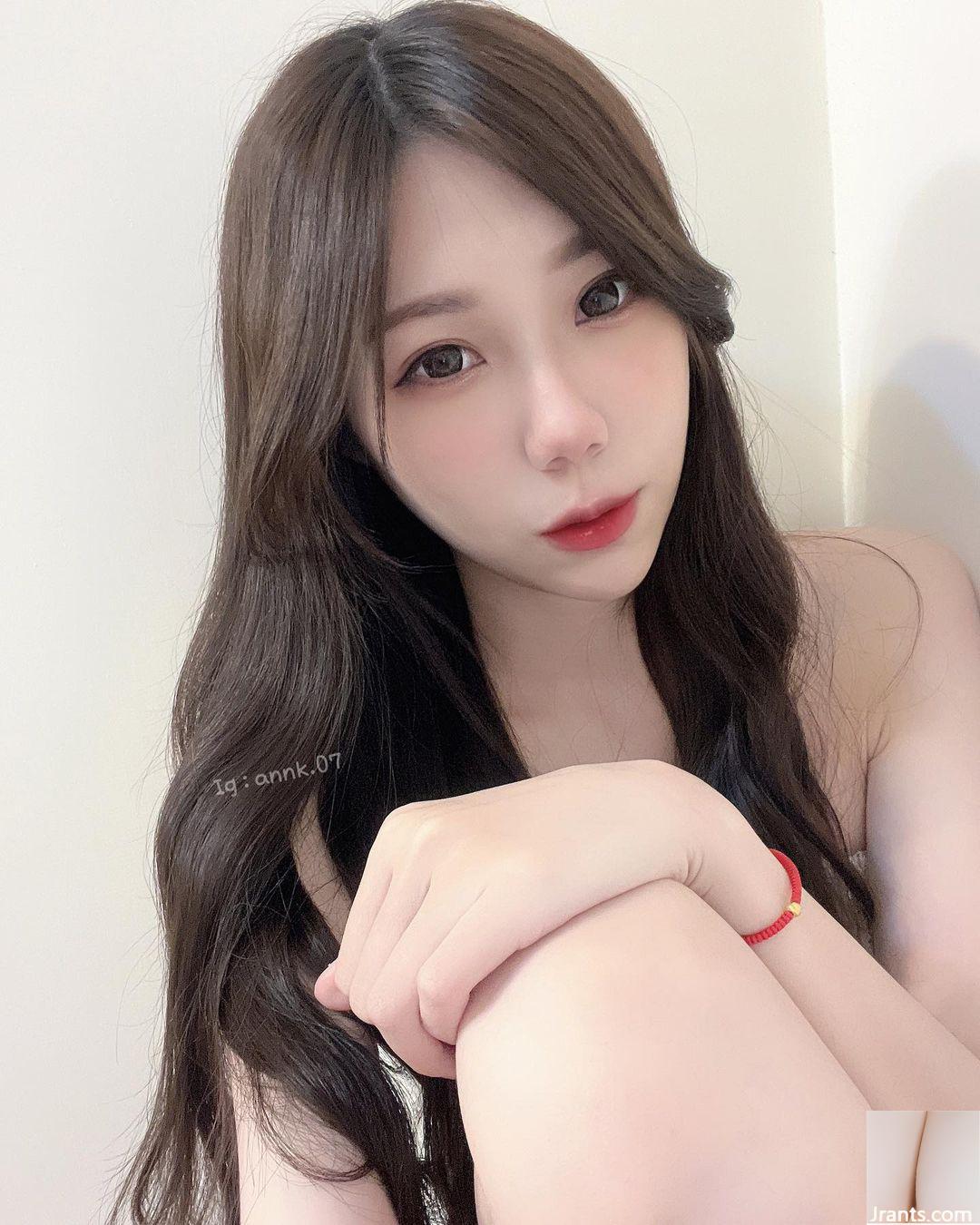 Hot girl chân dài “Lin Jiejun” với làn da trắng và thân hình siêu bắt mắt (36P) - Ảnh 2