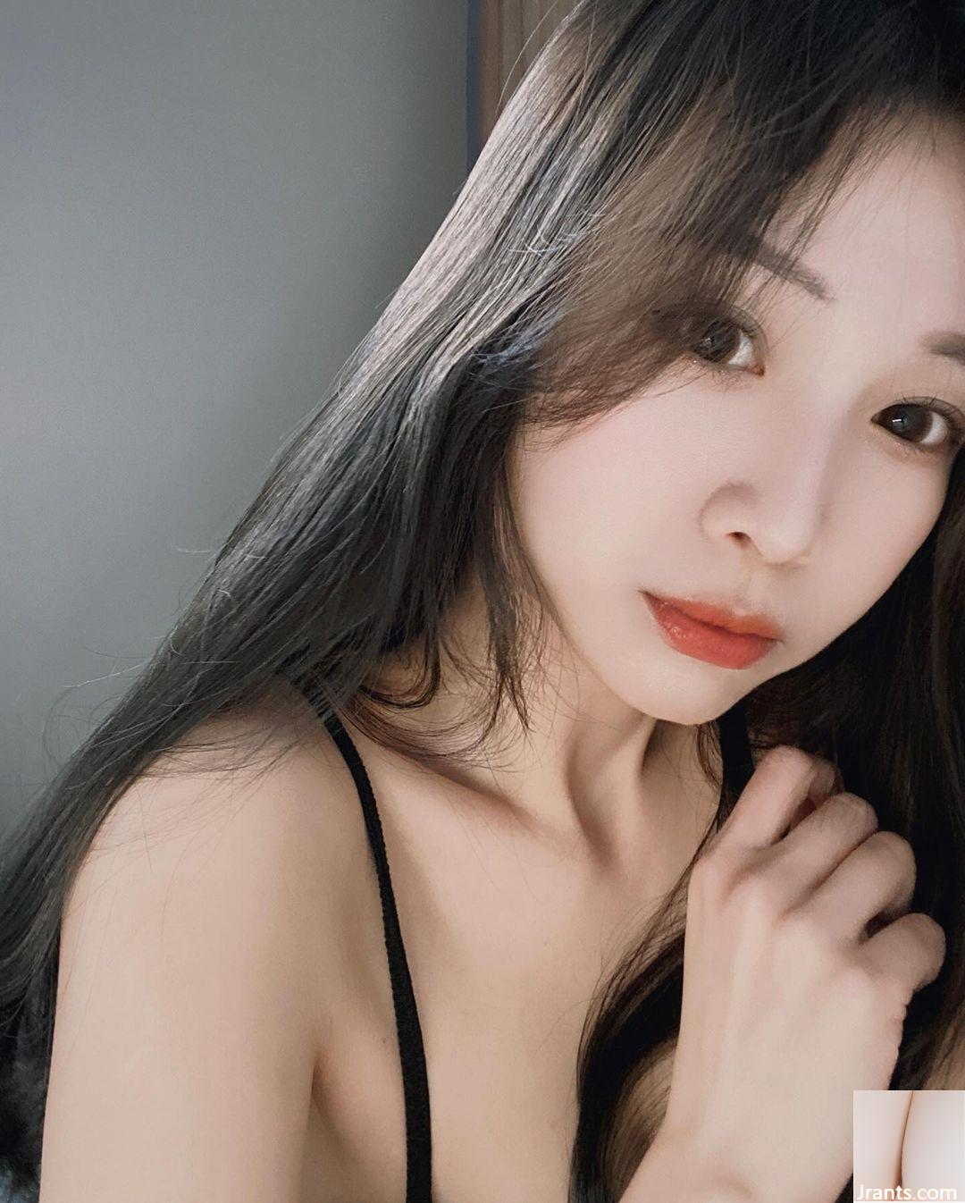 Cô gái nhà họ Zheng “Xie Guo” có đường cong gợi cảm, hấp dẫn người xem (25P) - Ảnh 22