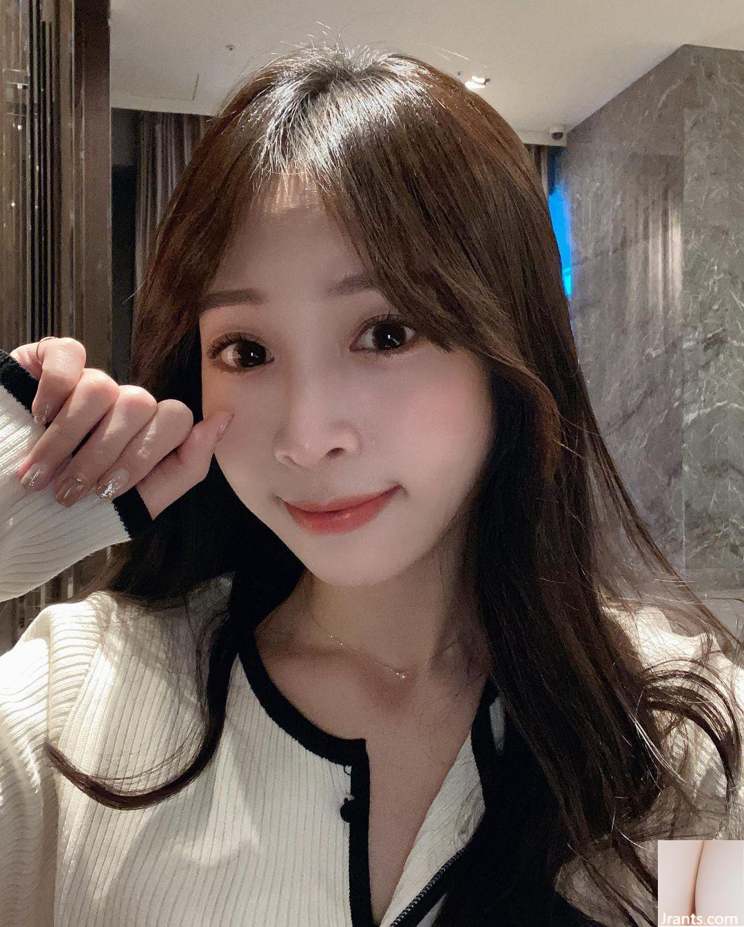 Cô gái nhà họ Zheng “Xie Guo” có đường cong gợi cảm, hấp dẫn người xem (25P) - Ảnh 8