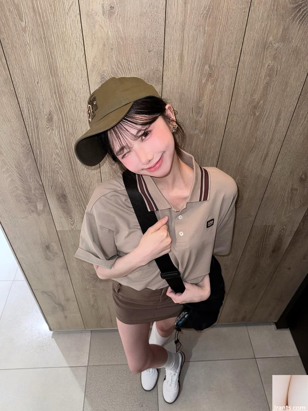 Khuôn mặt ngọt ngào và đôi mắt quyến rũ đầy điện của “Zhuang” (10P) - Ảnh 2