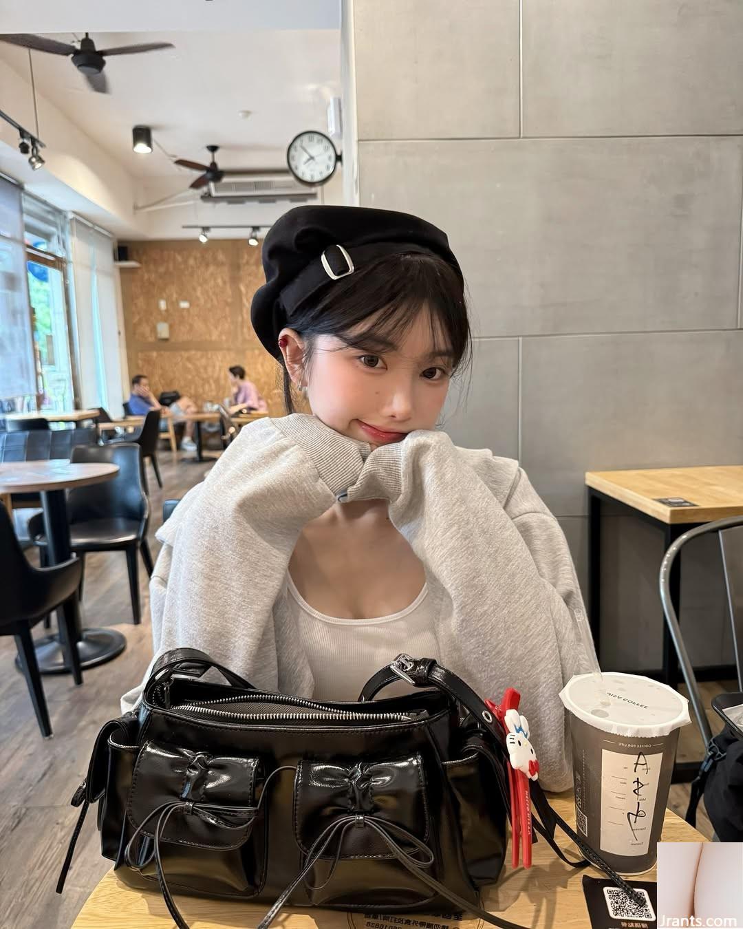 Khuôn mặt ngọt ngào và đôi mắt quyến rũ đầy điện của “Zhuang” (10P) - Ảnh 4