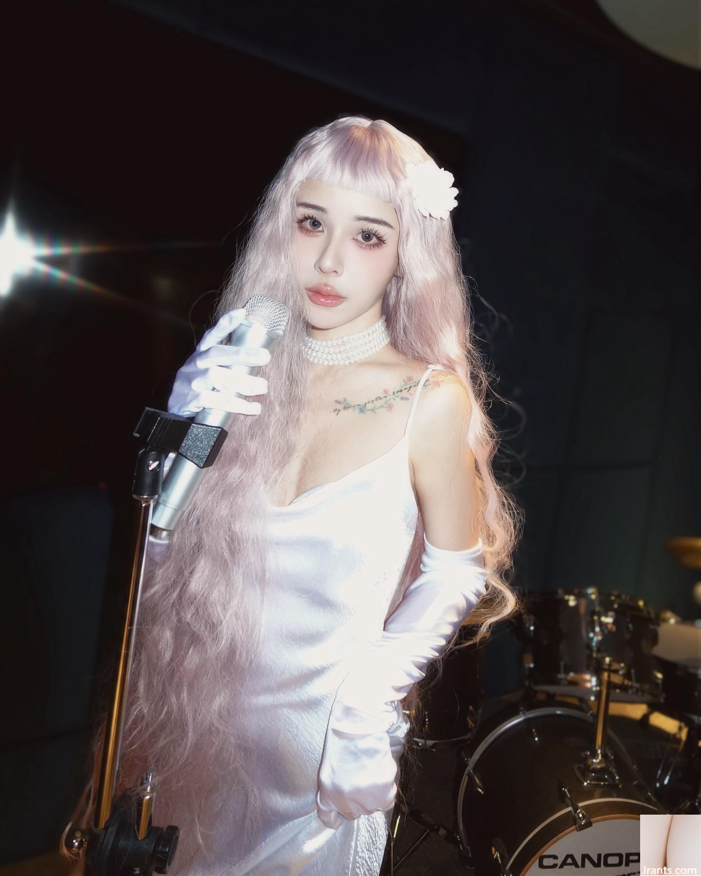 “Celíne” có dáng người bất khả chiến bại, ngọt ngào và gợi cảm (35P) - Ảnh 26