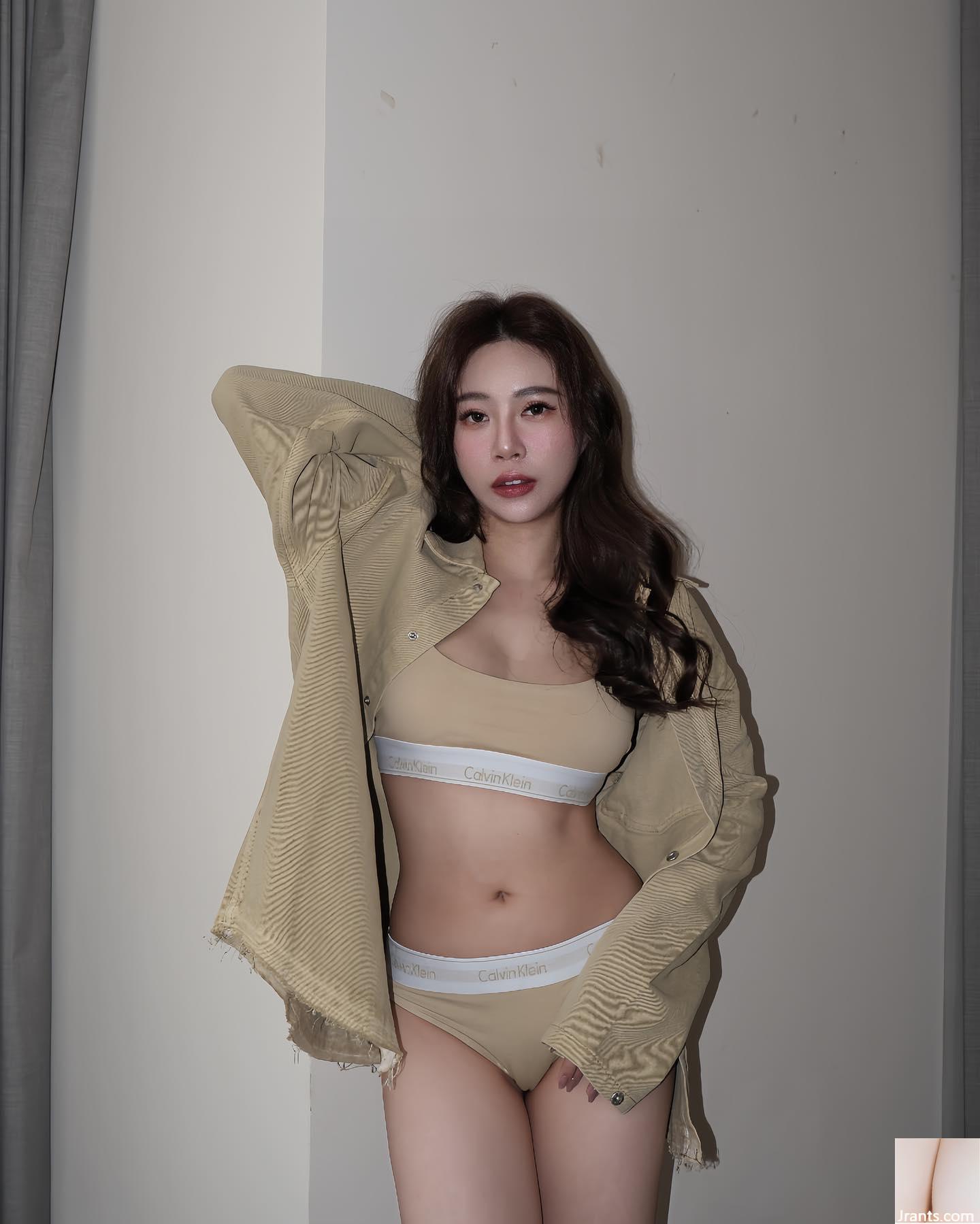 “Katie Katie” ngực khủng với bộ ngực hơi lộ ra có dáng người trắng nõn và dịu dàng. Góc nhìn hút hồn (30P) - Ảnh 28