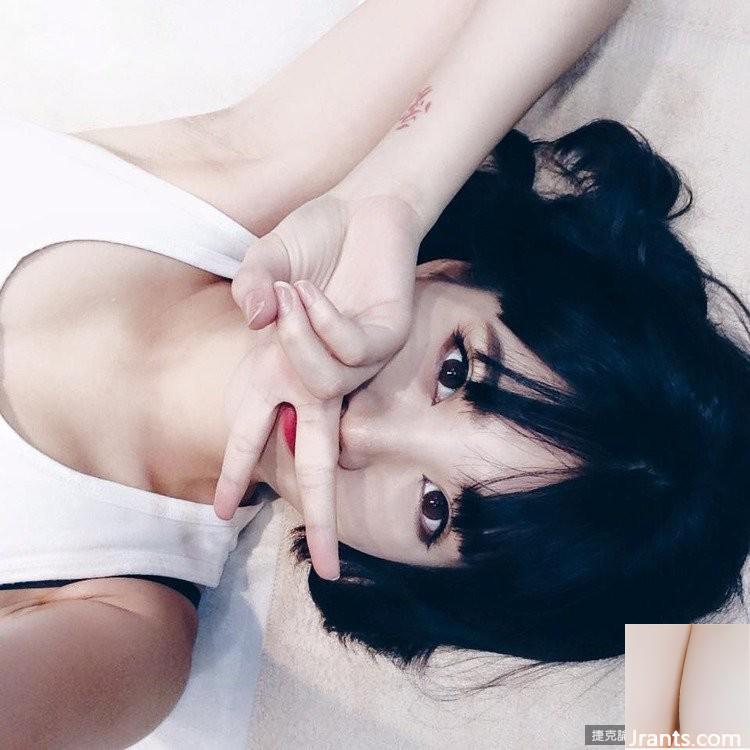 Cô gái xinh đẹp Li Youyou có thân hình nóng bỏng và chiếc thắt lưng gợi cảm, bộ ngực lộ ra và đường sự nghiệp mạnh mẽ khiến người ta chảy nước dãi mũi (13P)