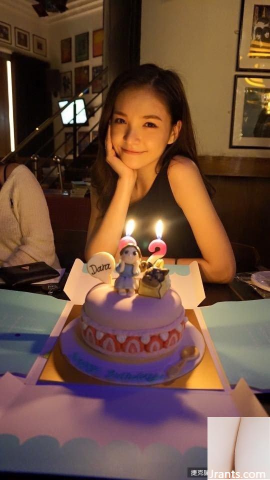 Người mẫu xinh đẹp Han Shengsheng có nụ cười ngọt ngào bên bể bơi (21P) - Ảnh 17