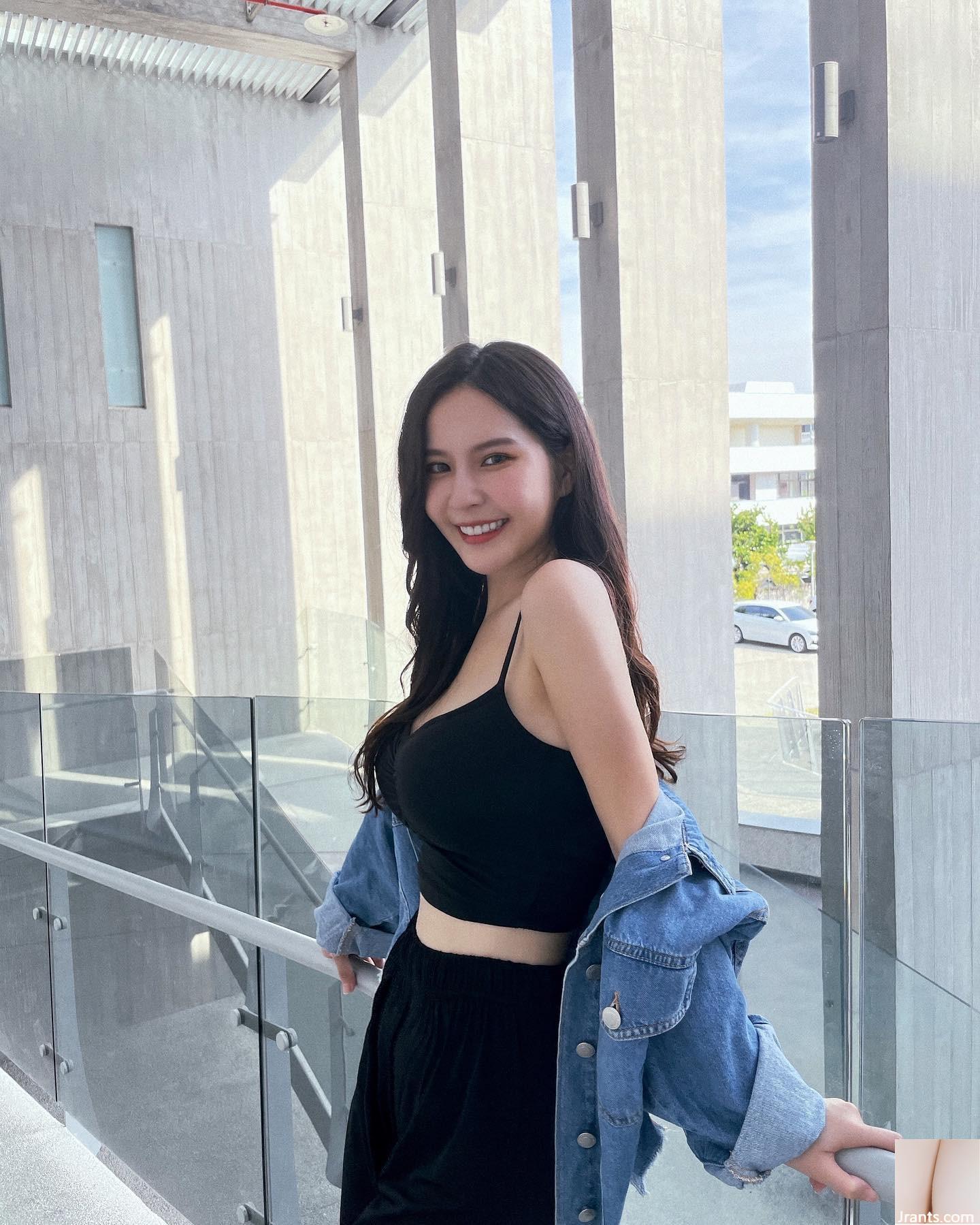 “Josh Ah” hai đỉnh kiêu hãnh có bộ ngực đầy đặn và xinh đẹp dưới vẻ ngoài trẻ thơ Không có giới hạn cho những bức hình bắt mắt (18P)