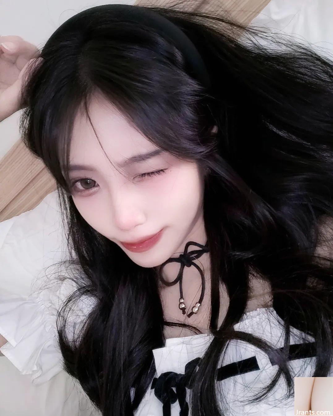 Rãnh sâu trắng như tuyết “chieh0528” có thân hình nóng bỏng khiến người ta muốn xiêu lòng (30P) - Ảnh 24