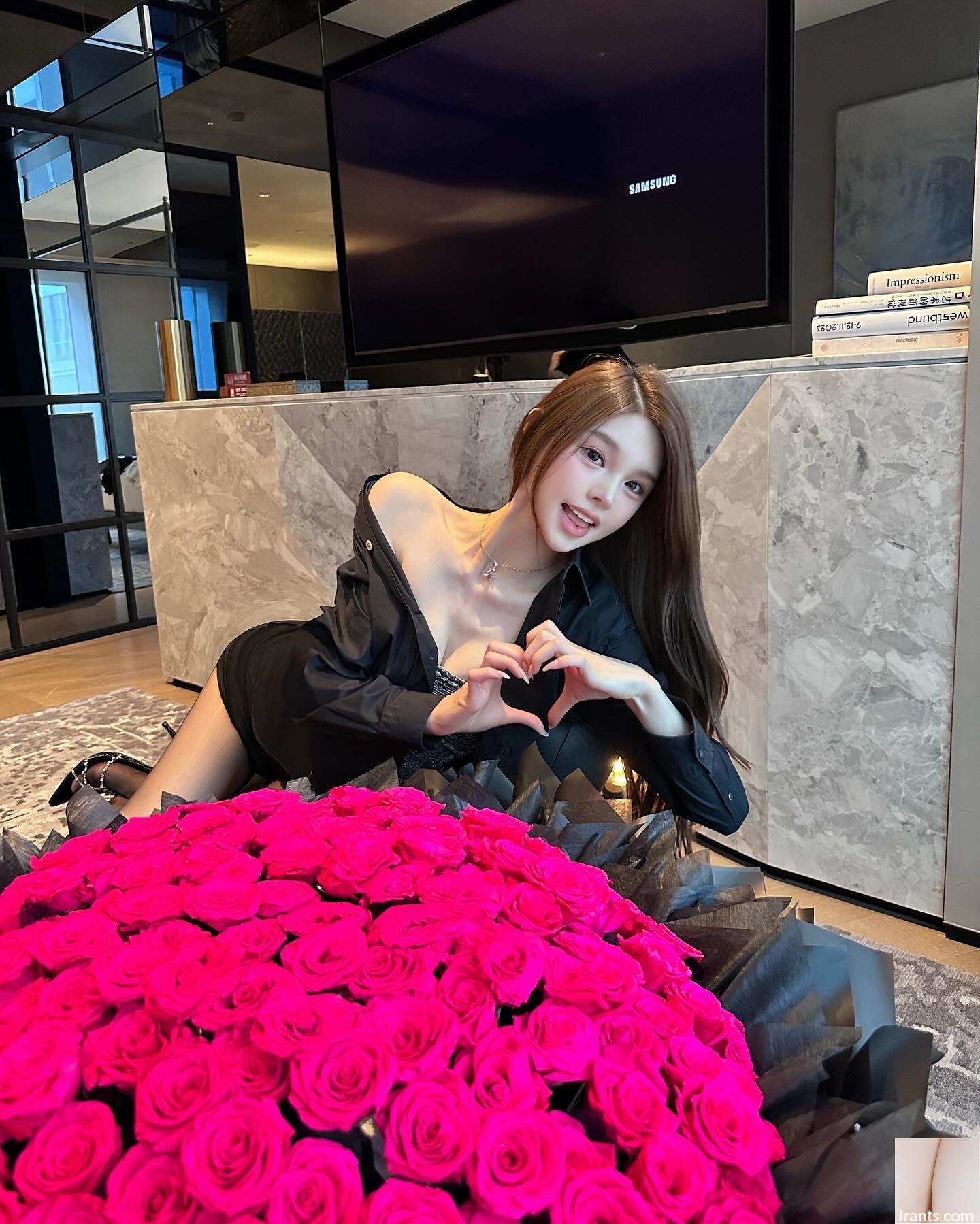 Nữ thần chân dài “Lu Tianyi” vòng eo săn chắc không chịu nổi và vô tình ngã xuống (28P)